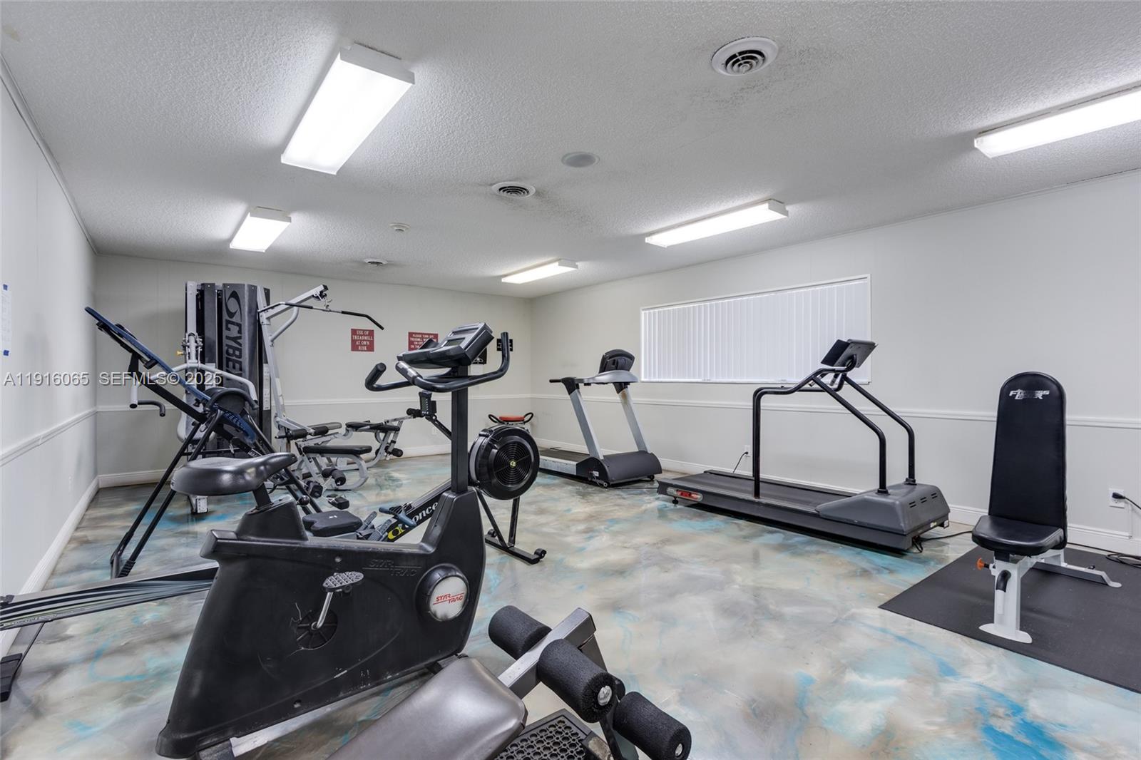 ORIOLE GOLF & TENNIS CLUB - Residential