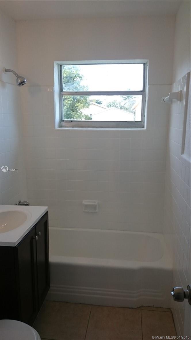 Browardale 1st Add 43-8 B - Residential