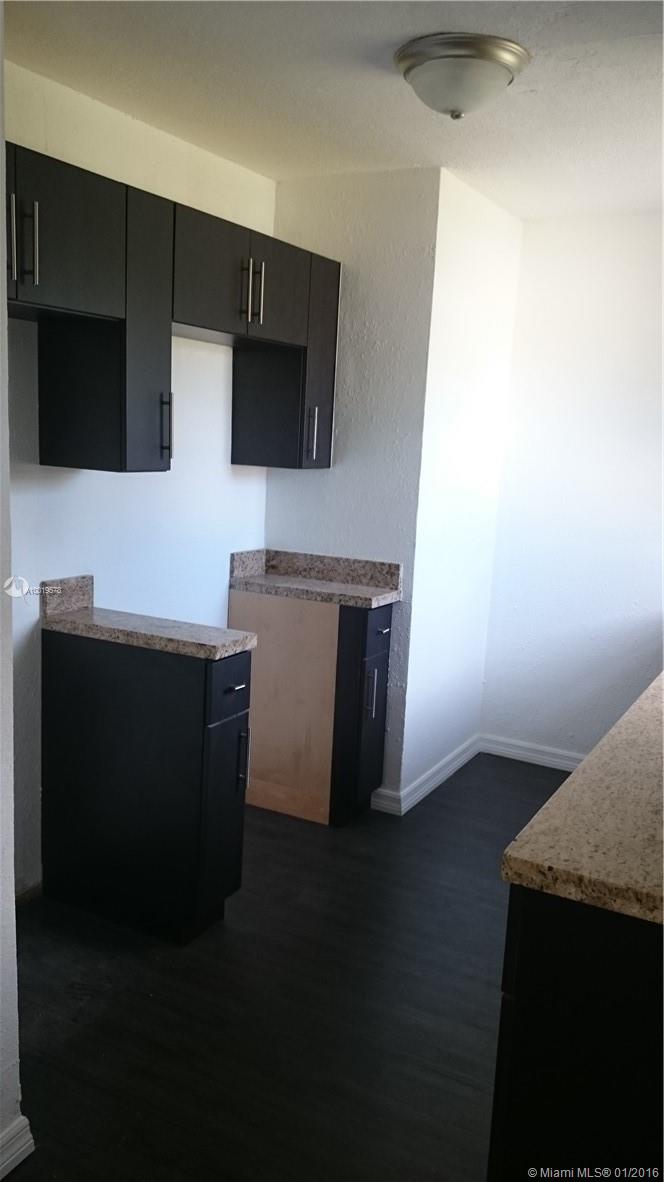 Browardale 1st Add 43-8 B - Residential