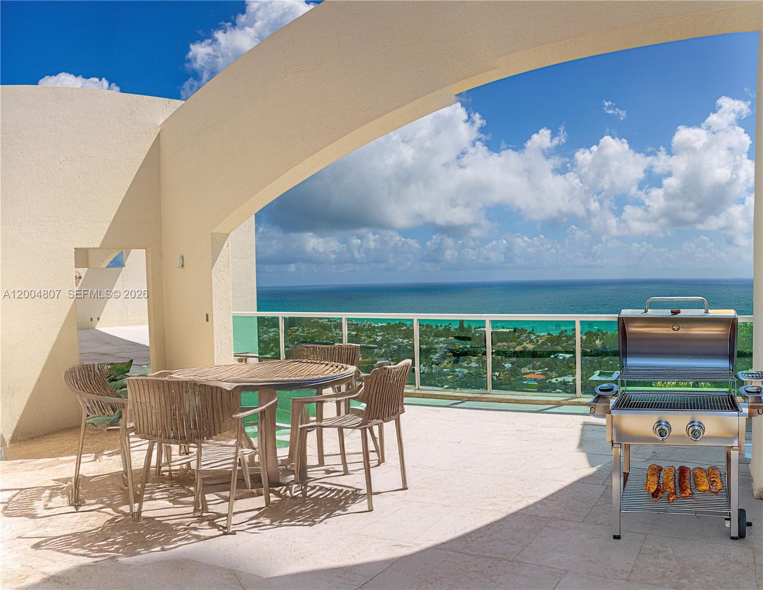 20201 E Country Club Dr 2806/07