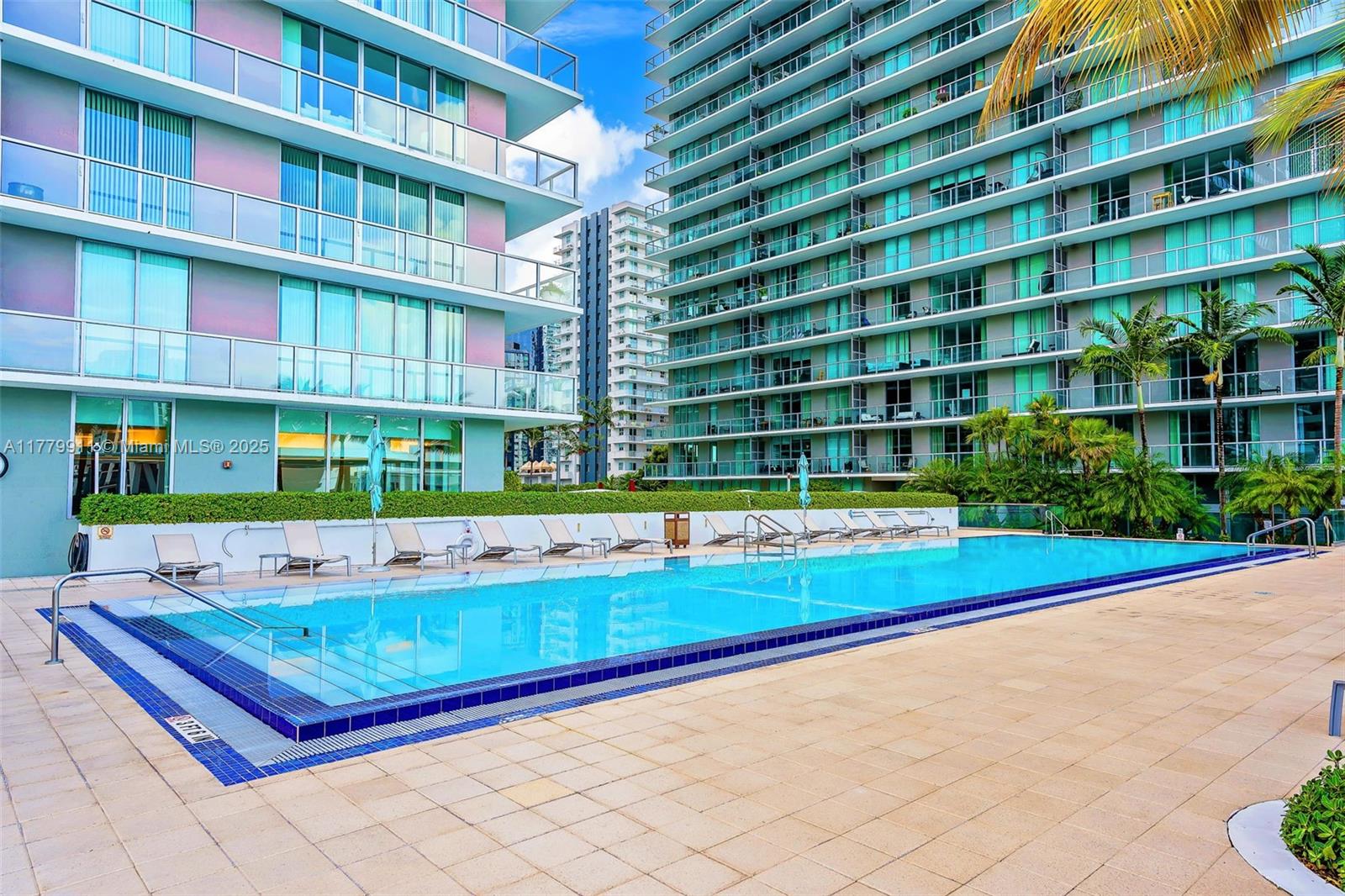 THE AXIS ON BRICKELL COND - Residential