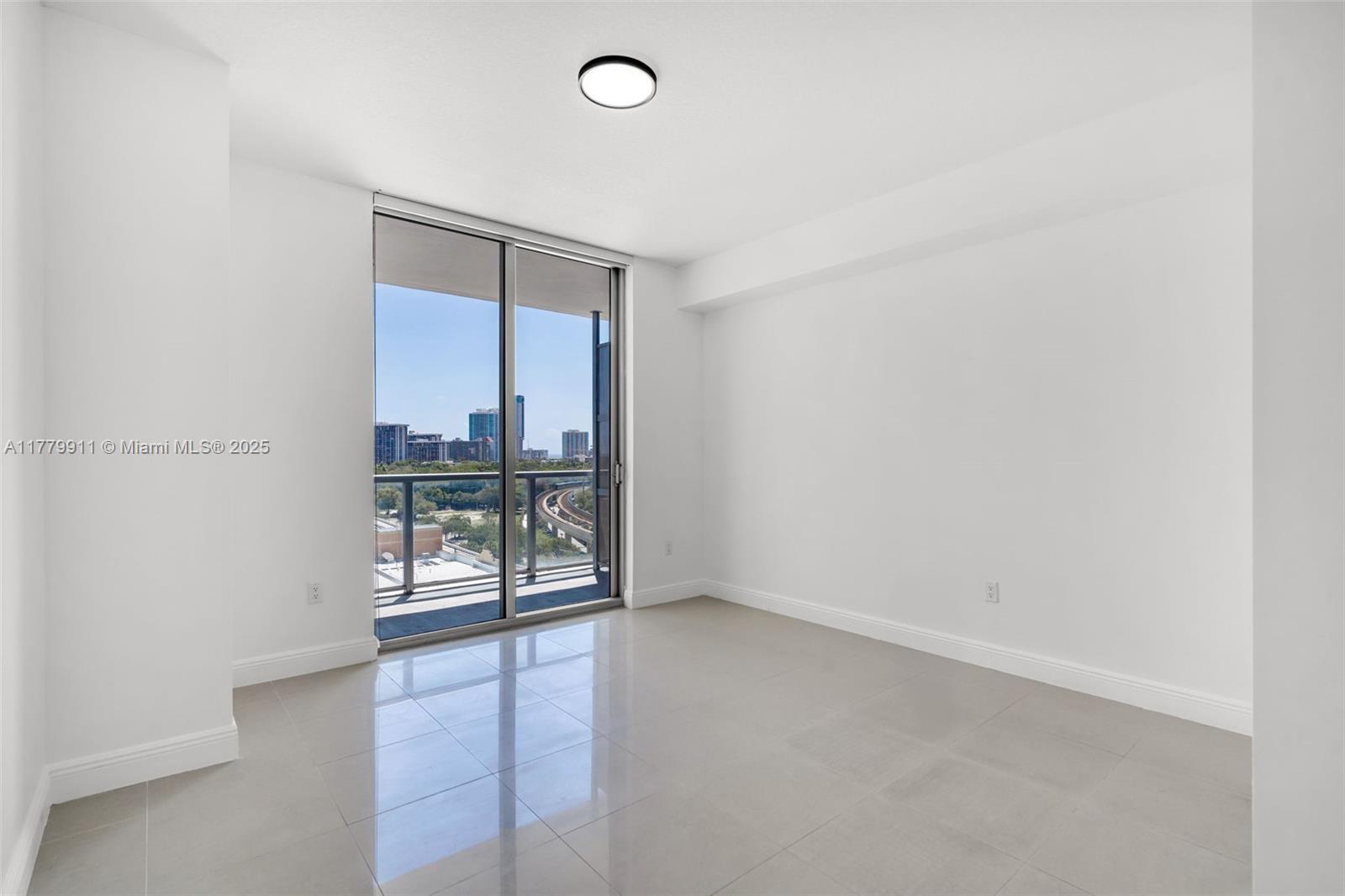 THE AXIS ON BRICKELL COND - Residential