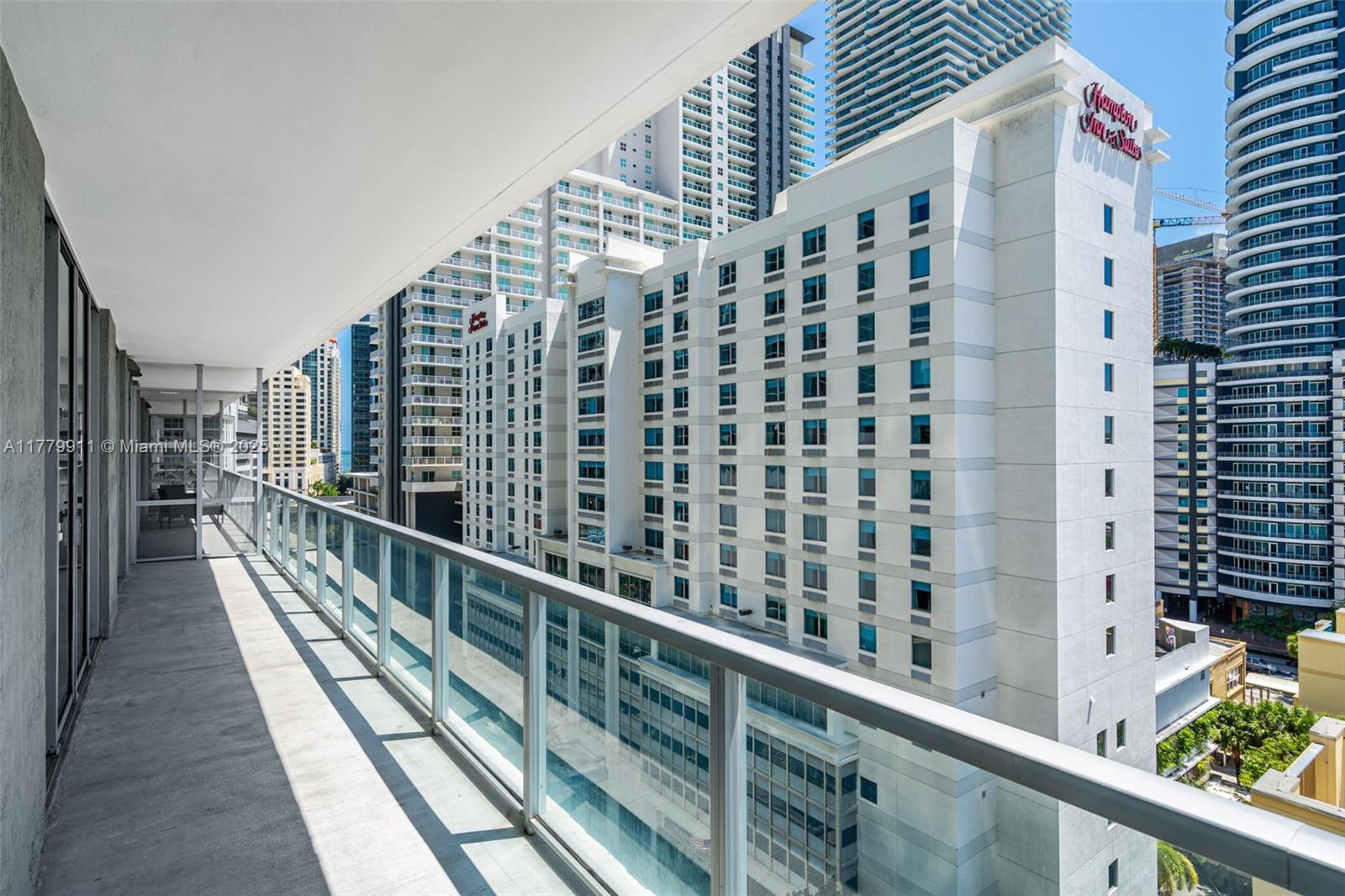 THE AXIS ON BRICKELL COND - Residential
