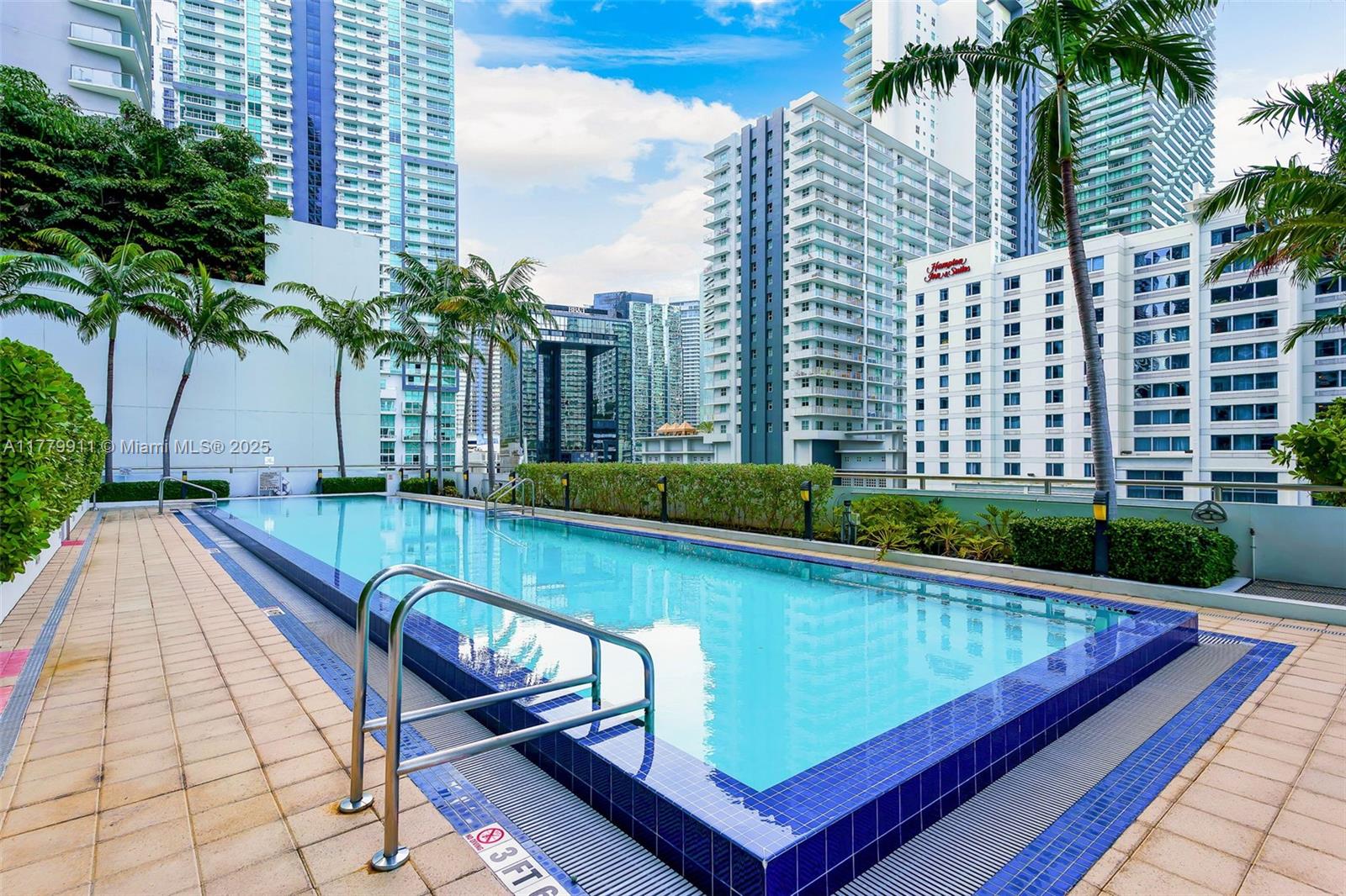 THE AXIS ON BRICKELL COND - Residential