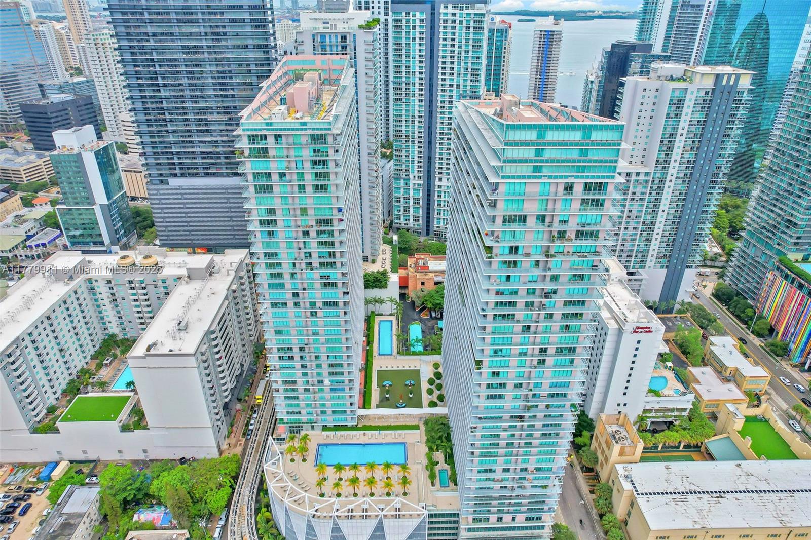 THE AXIS ON BRICKELL COND - Residential