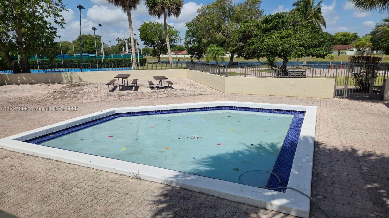 CROSSINGS VILLAGE HOMES C - Residential