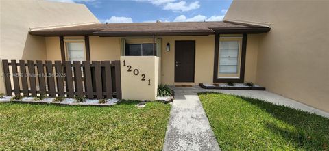 12021 SW 110th St Cir E Miami FL 33186