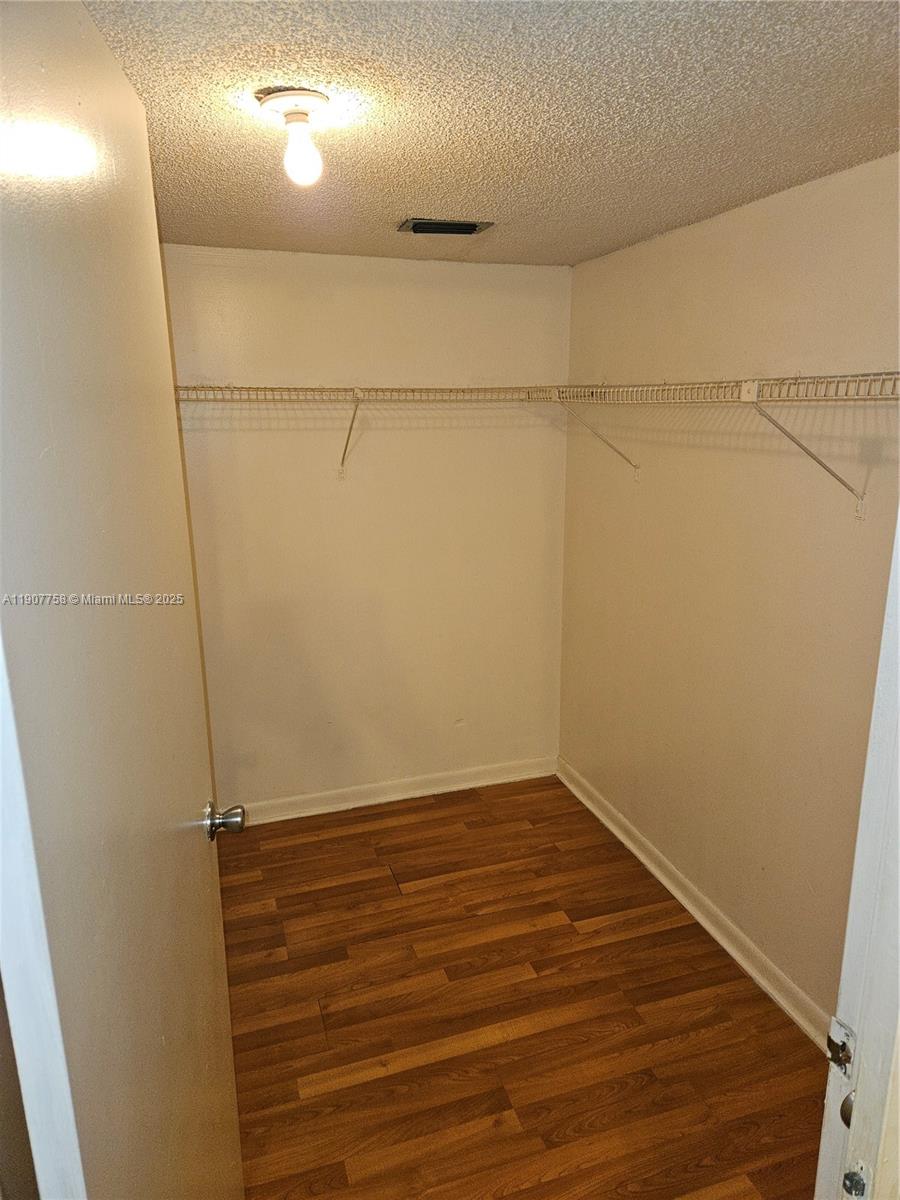 AZUL AT FONTAINEBLEAU CON - Residential Lease