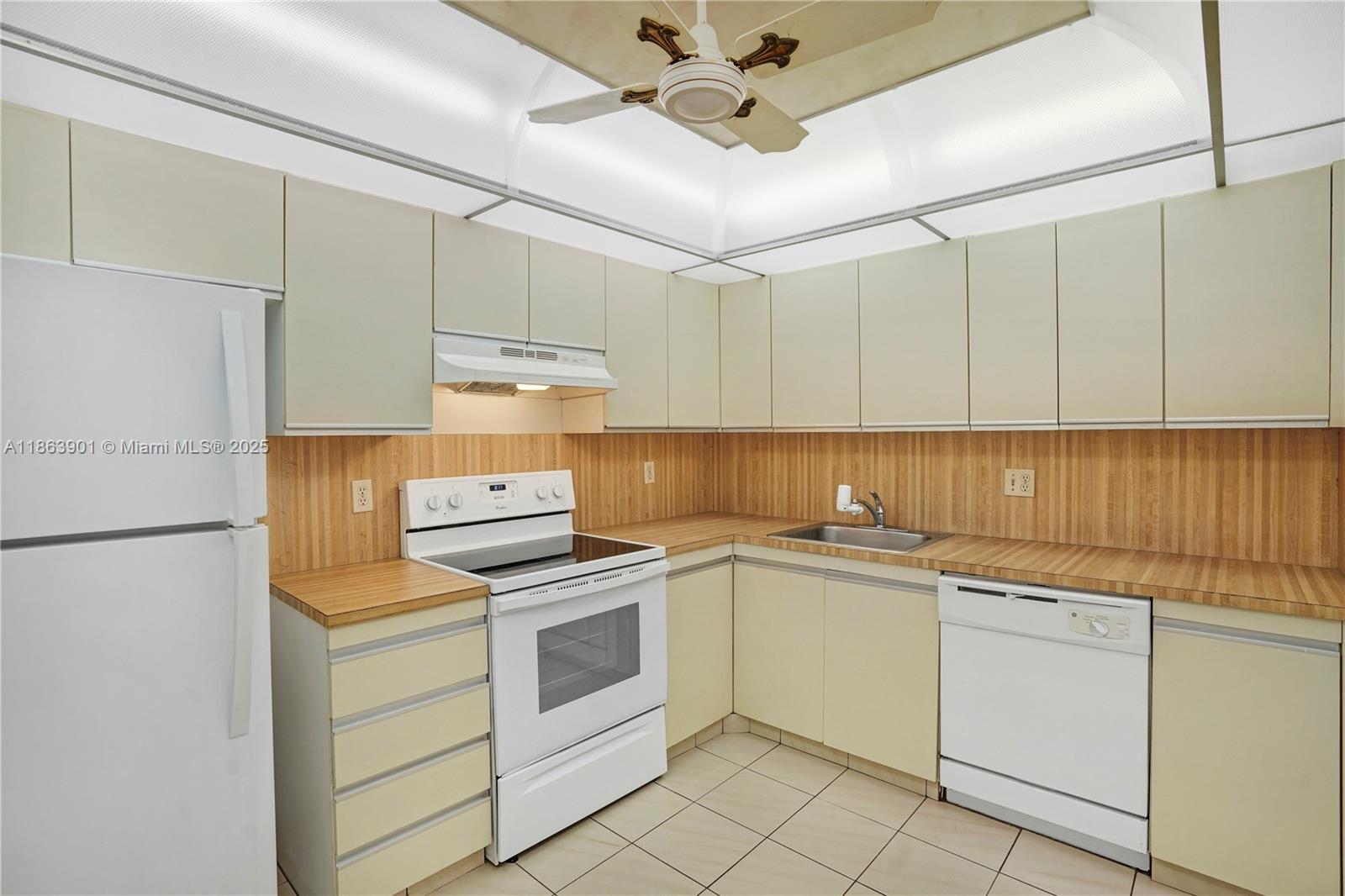 OLYMPUS CONDO PHASE - Residential