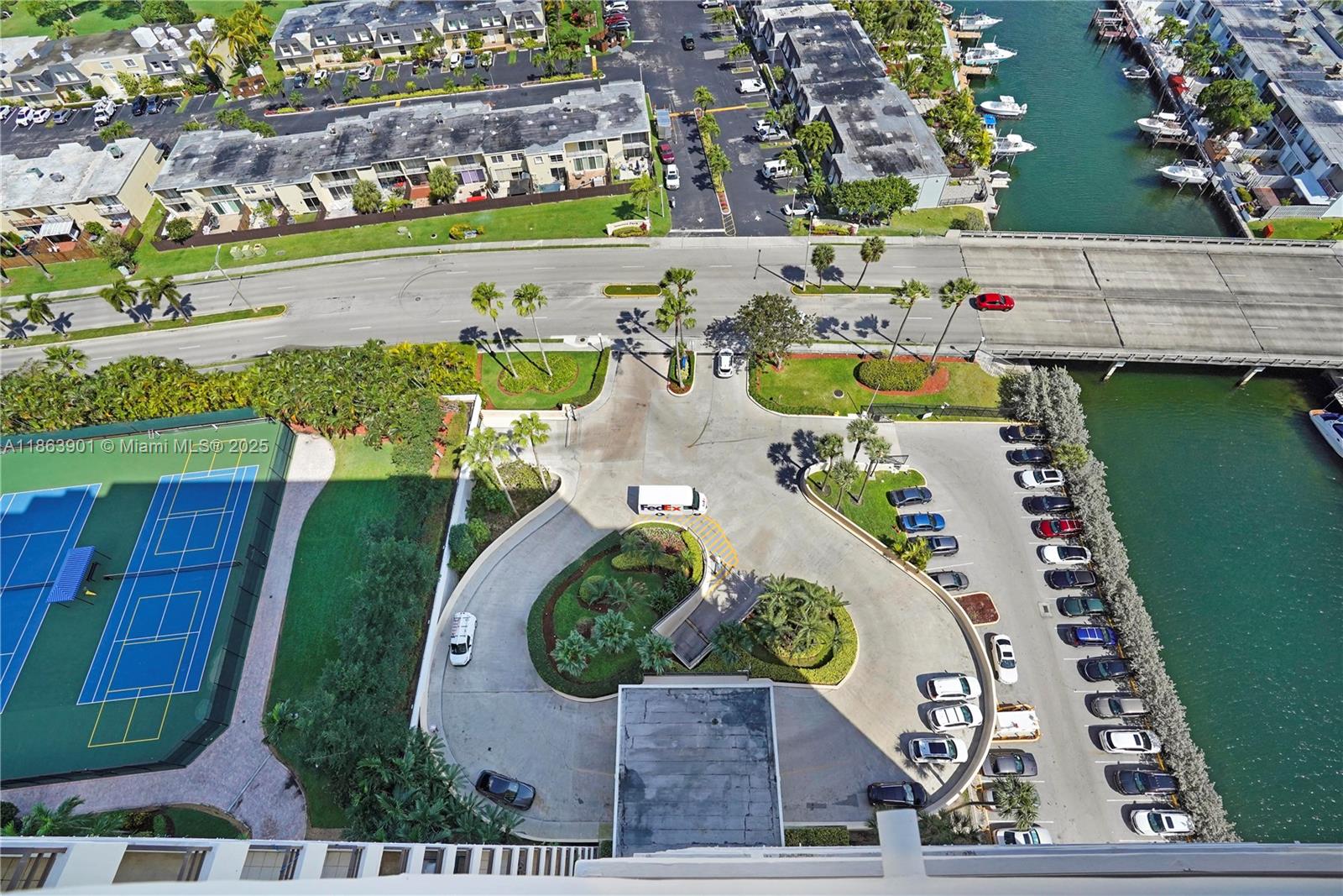 OLYMPUS CONDO PHASE - Residential