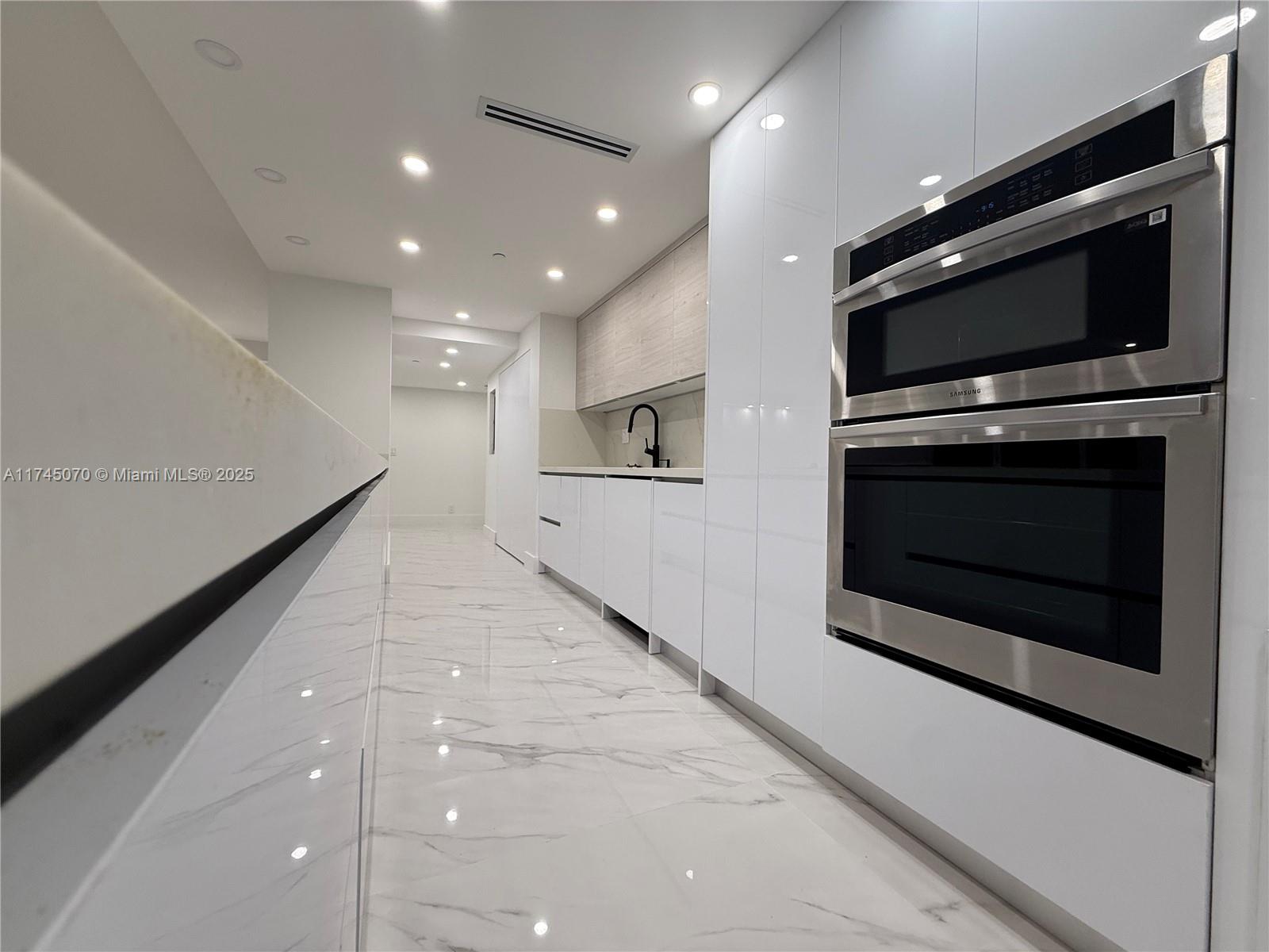 TURNBERRY ISLE CONDO - Residential