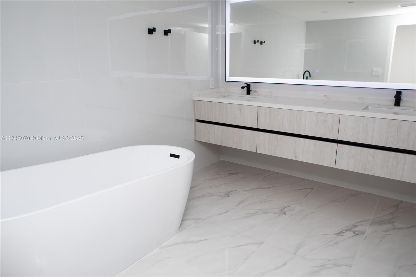 TURNBERRY ISLE CONDO - Residential