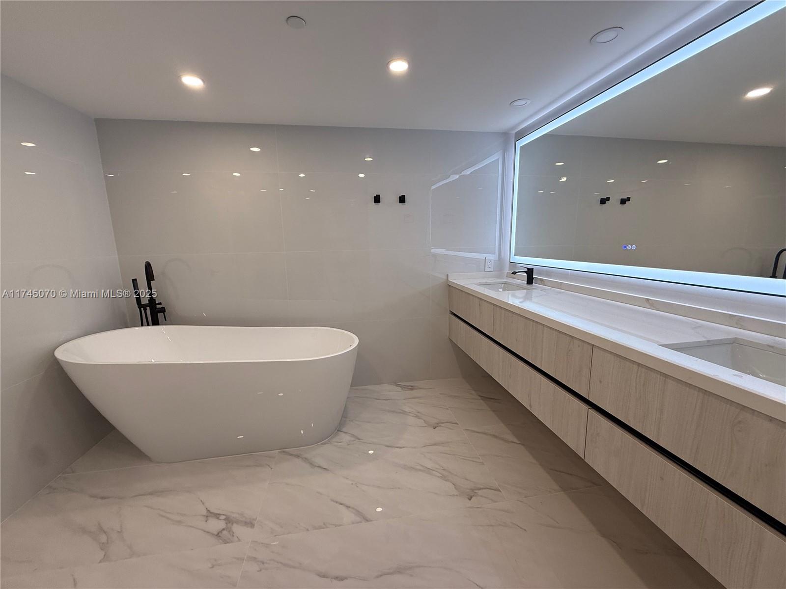 TURNBERRY ISLE CONDO - Residential
