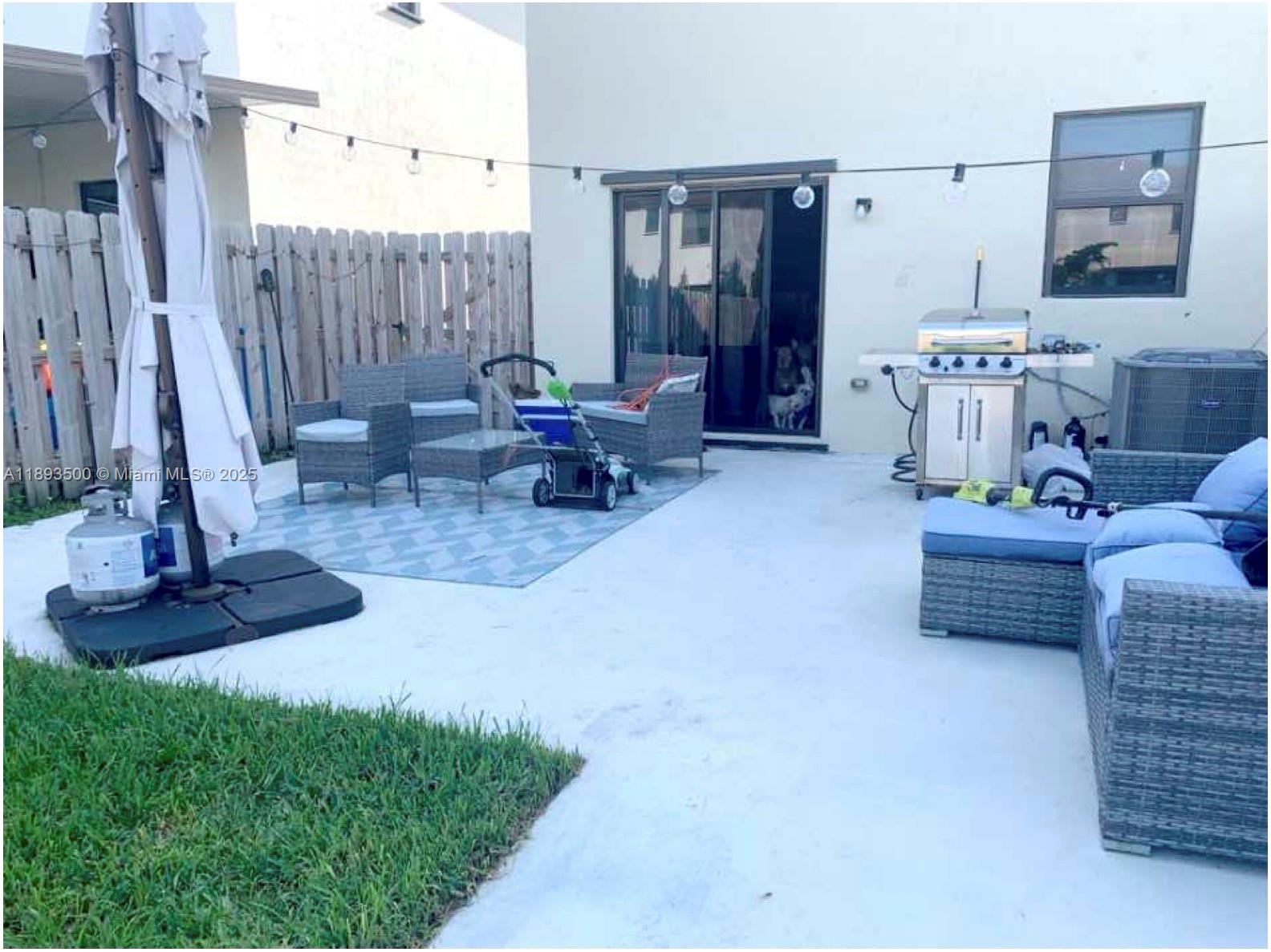S ALLAPATTAH GARDENS - Residential