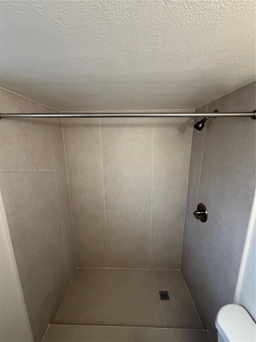 VILLA NAVARRA CONDO - Residential Lease