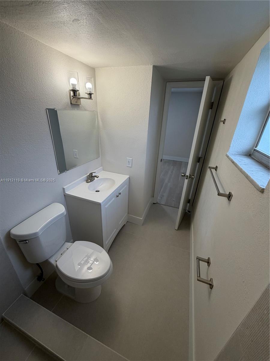 VILLA NAVARRA CONDO - Residential Lease