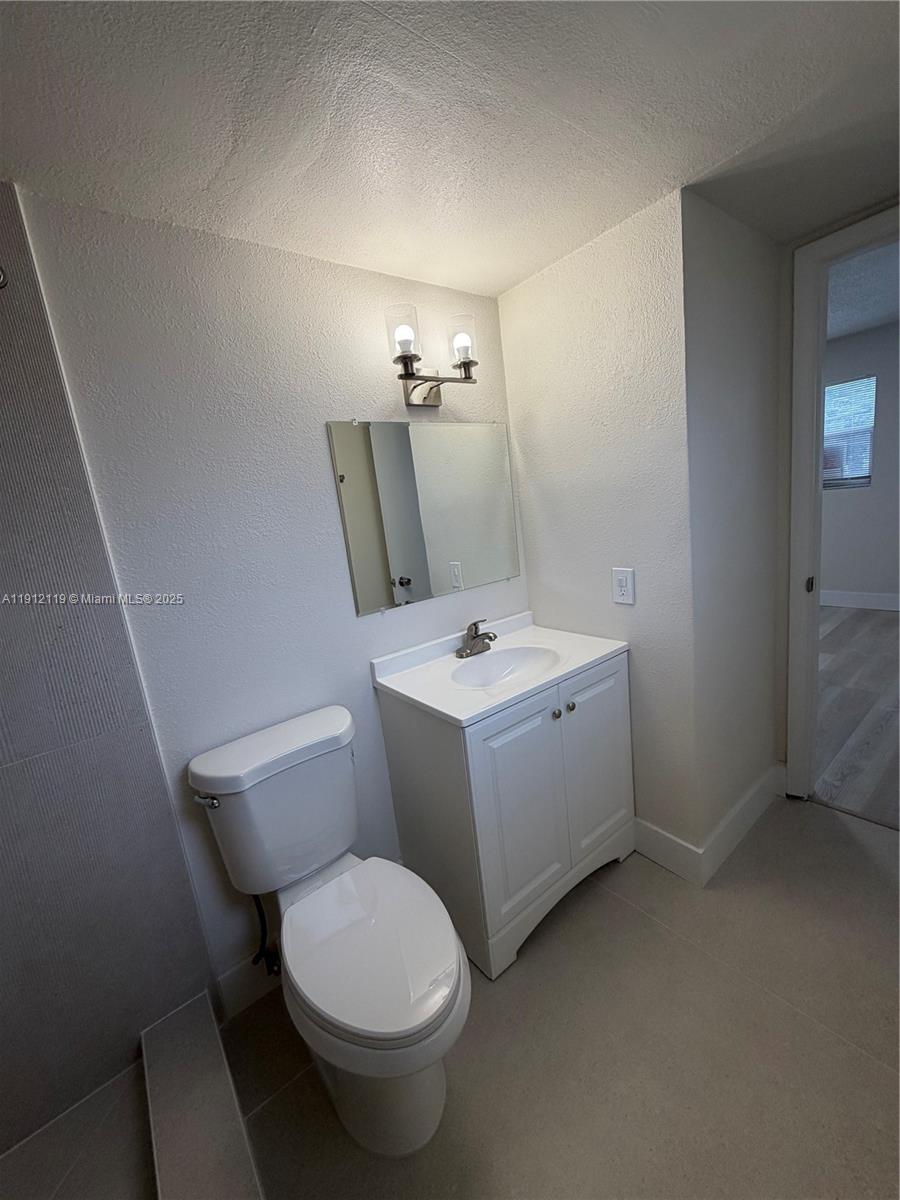 VILLA NAVARRA CONDO - Residential Lease