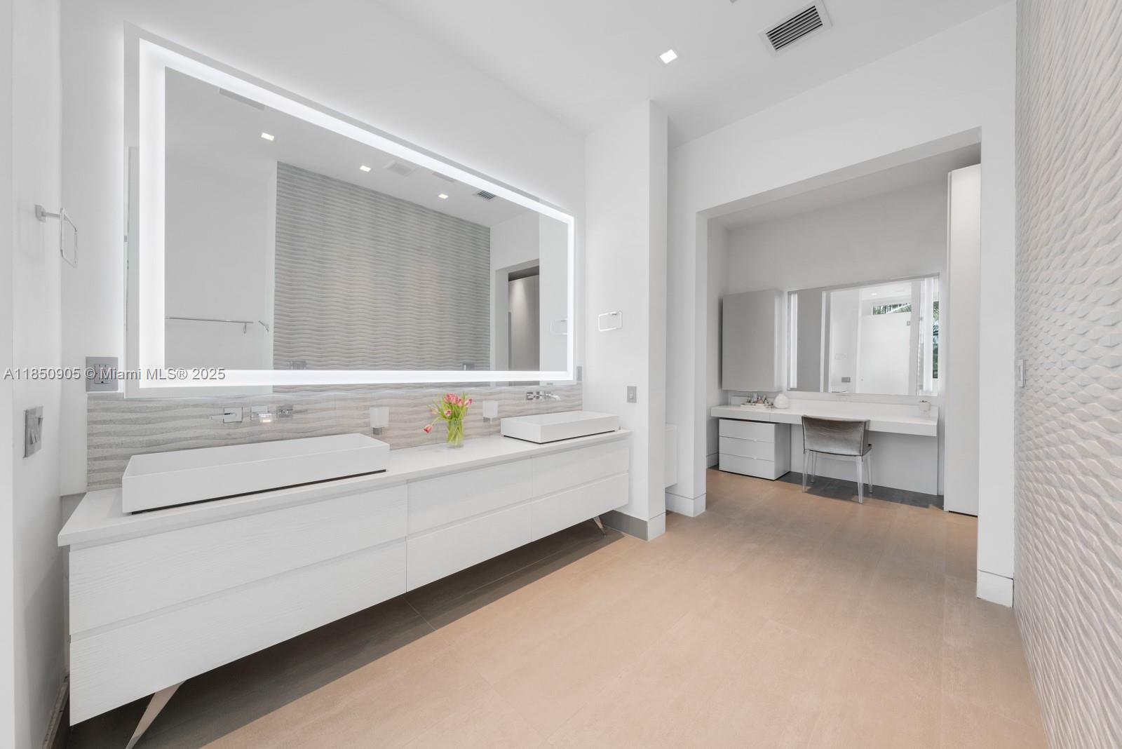 SKY LAKE - Residential