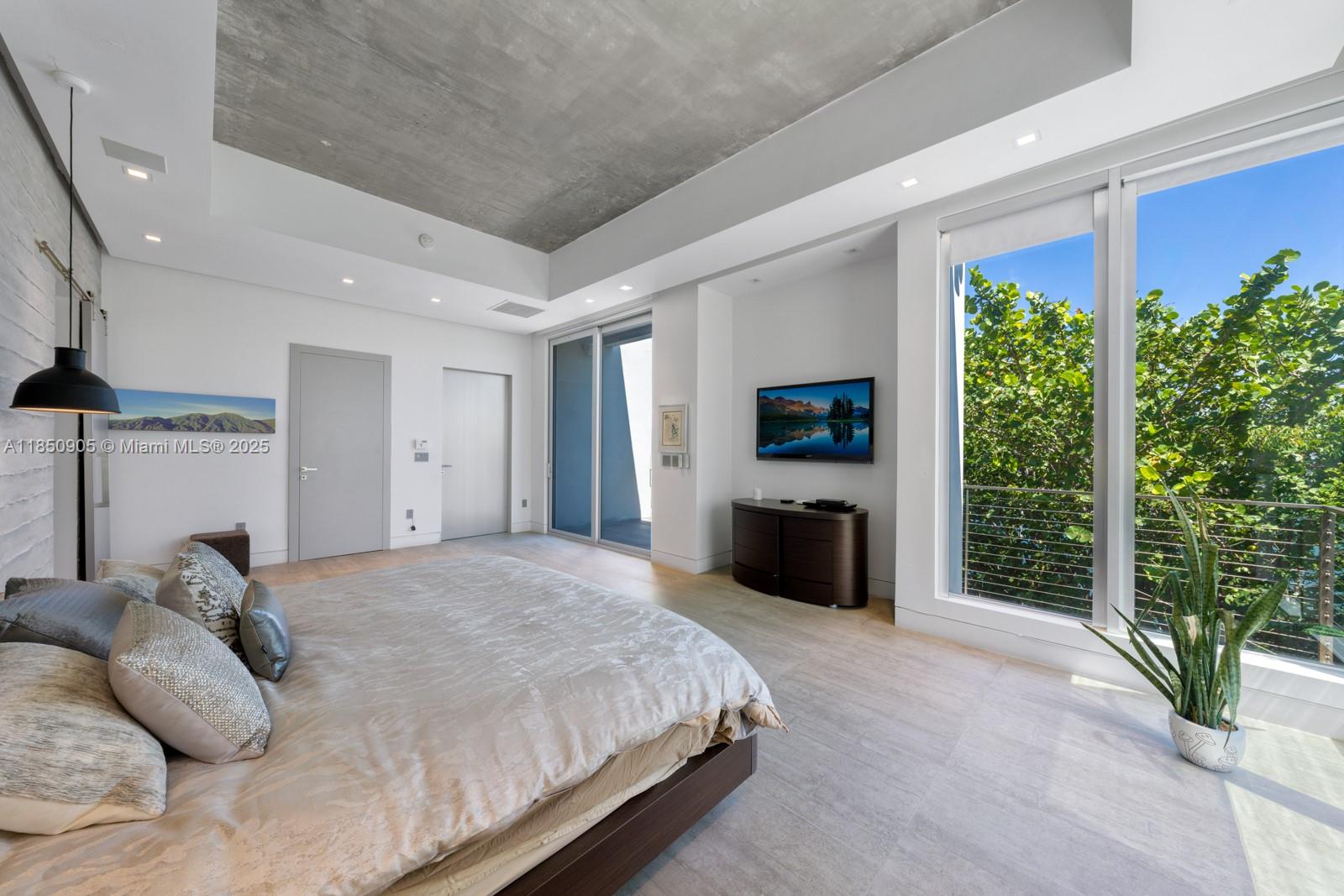 SKY LAKE - Residential