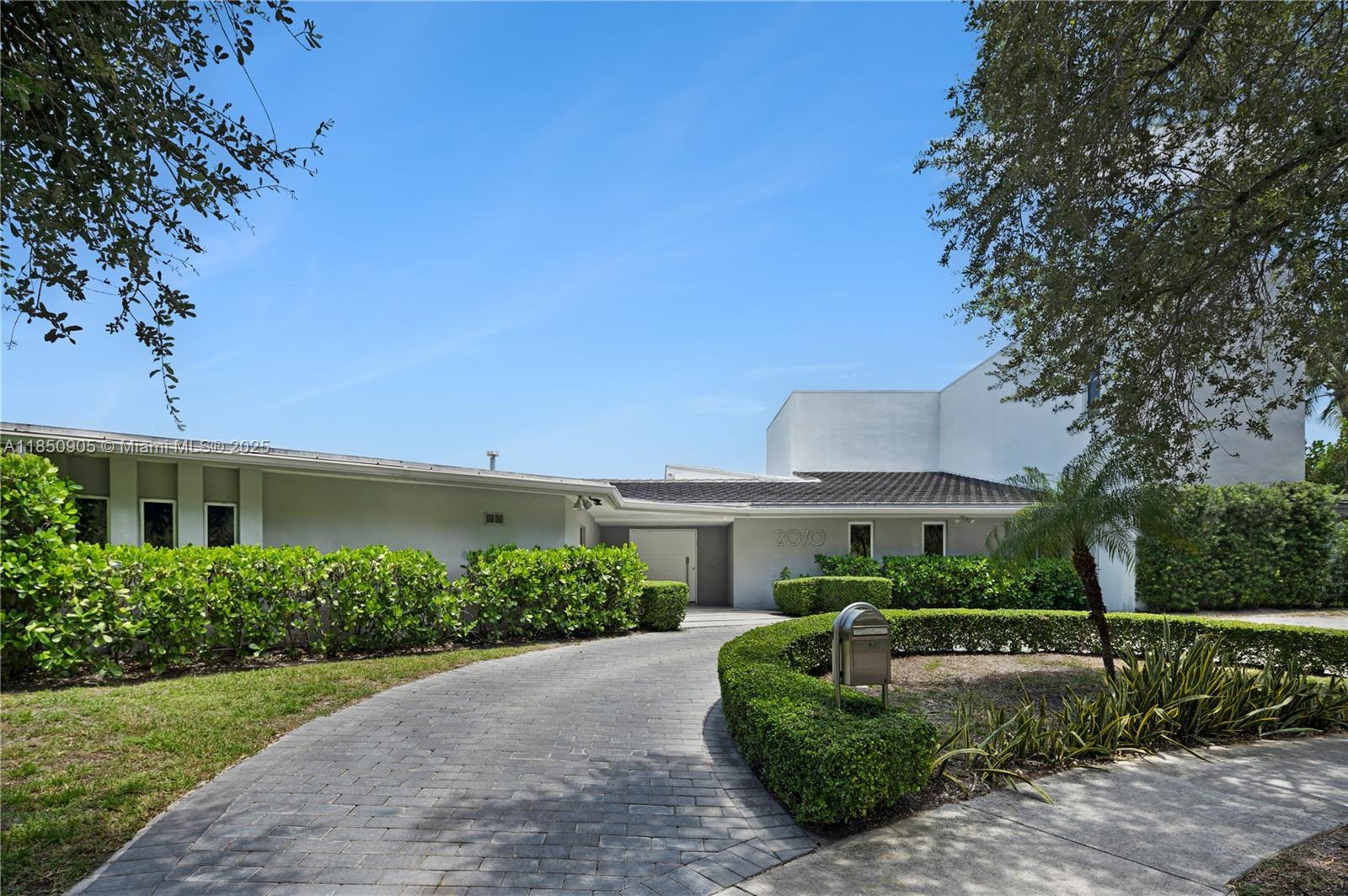 SKY LAKE - Residential