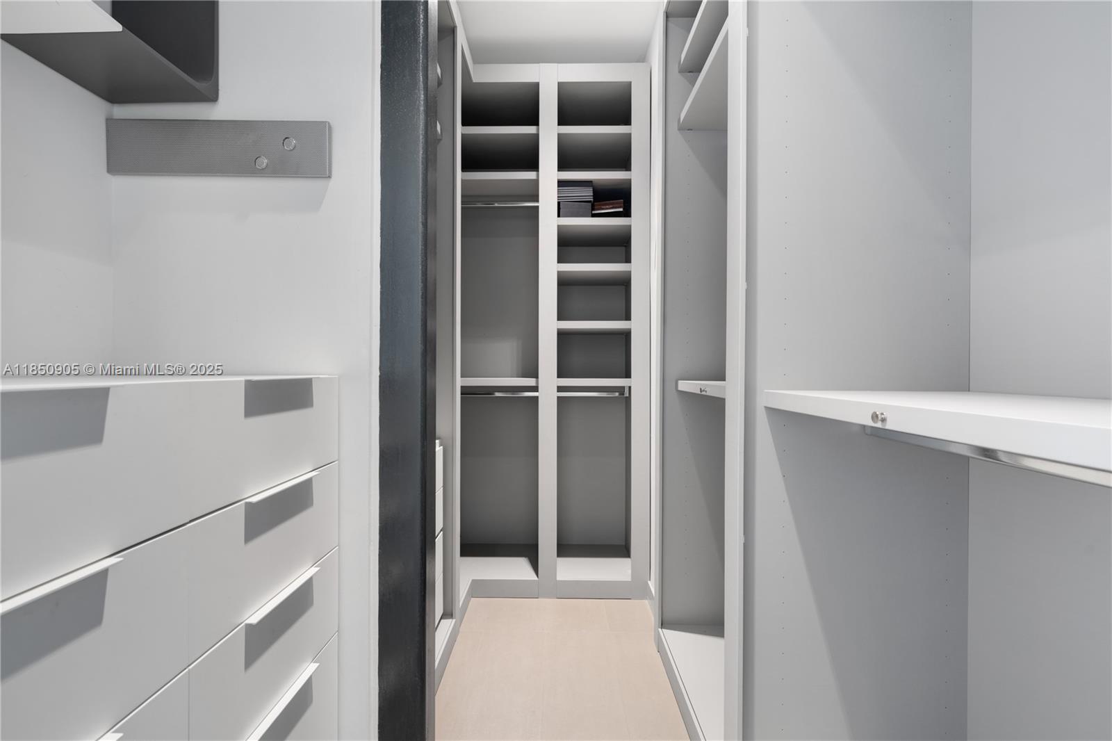 SKY LAKE - Residential