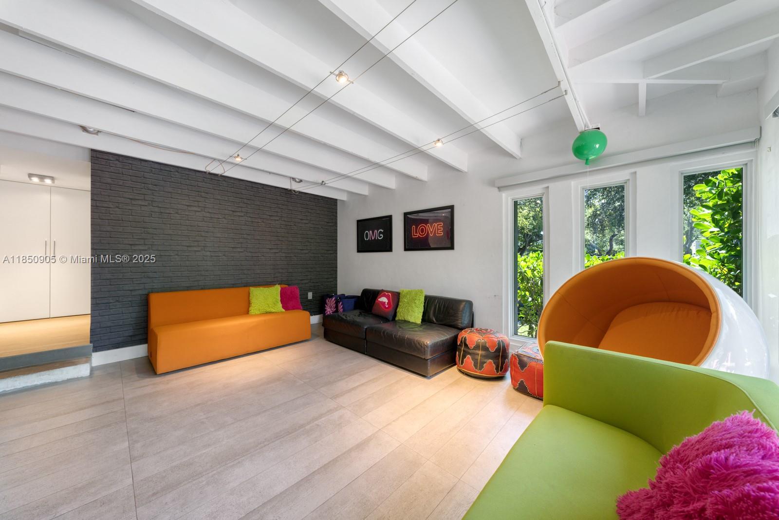 SKY LAKE - Residential