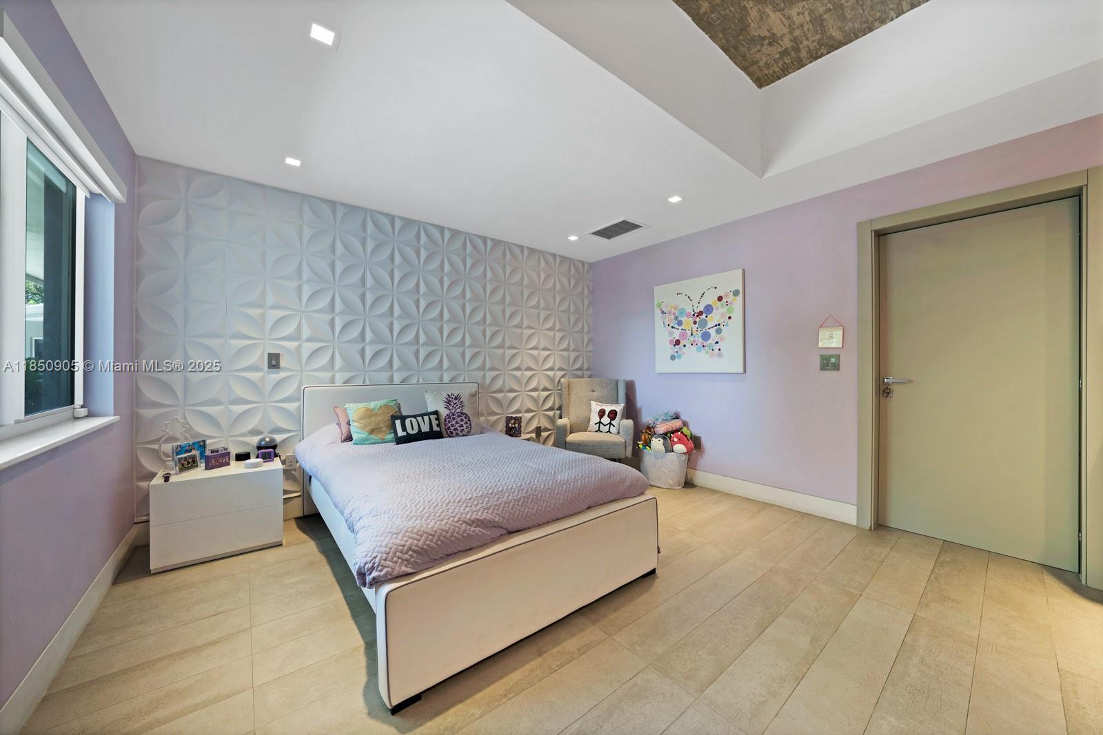 SKY LAKE - Residential