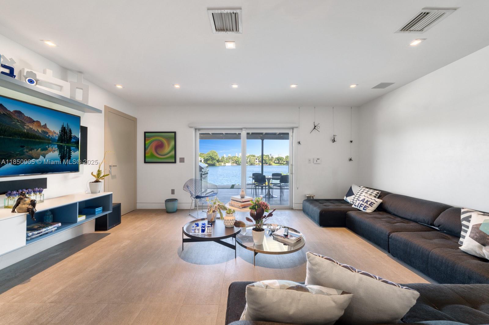 SKY LAKE - Residential