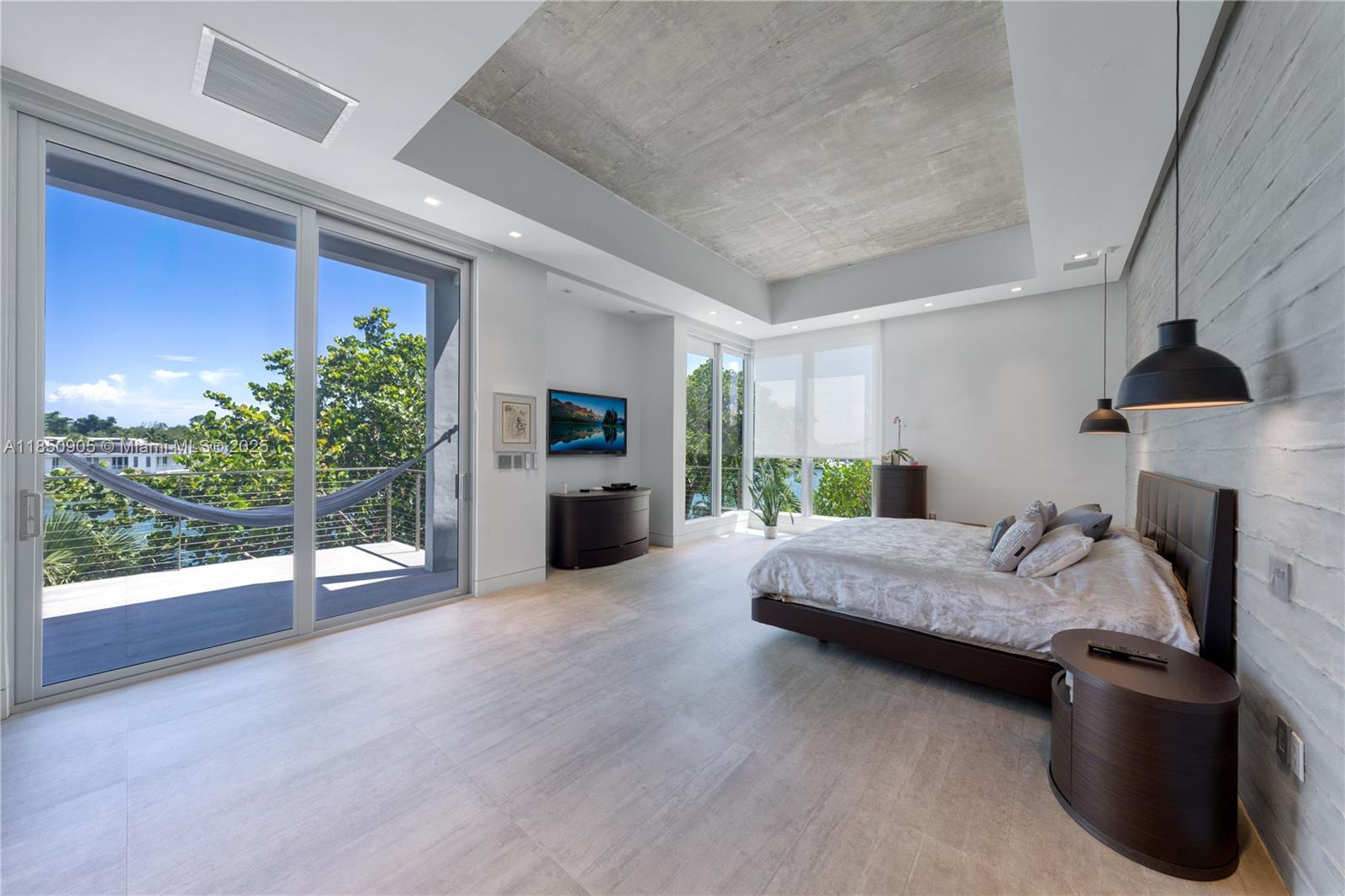 SKY LAKE - Residential