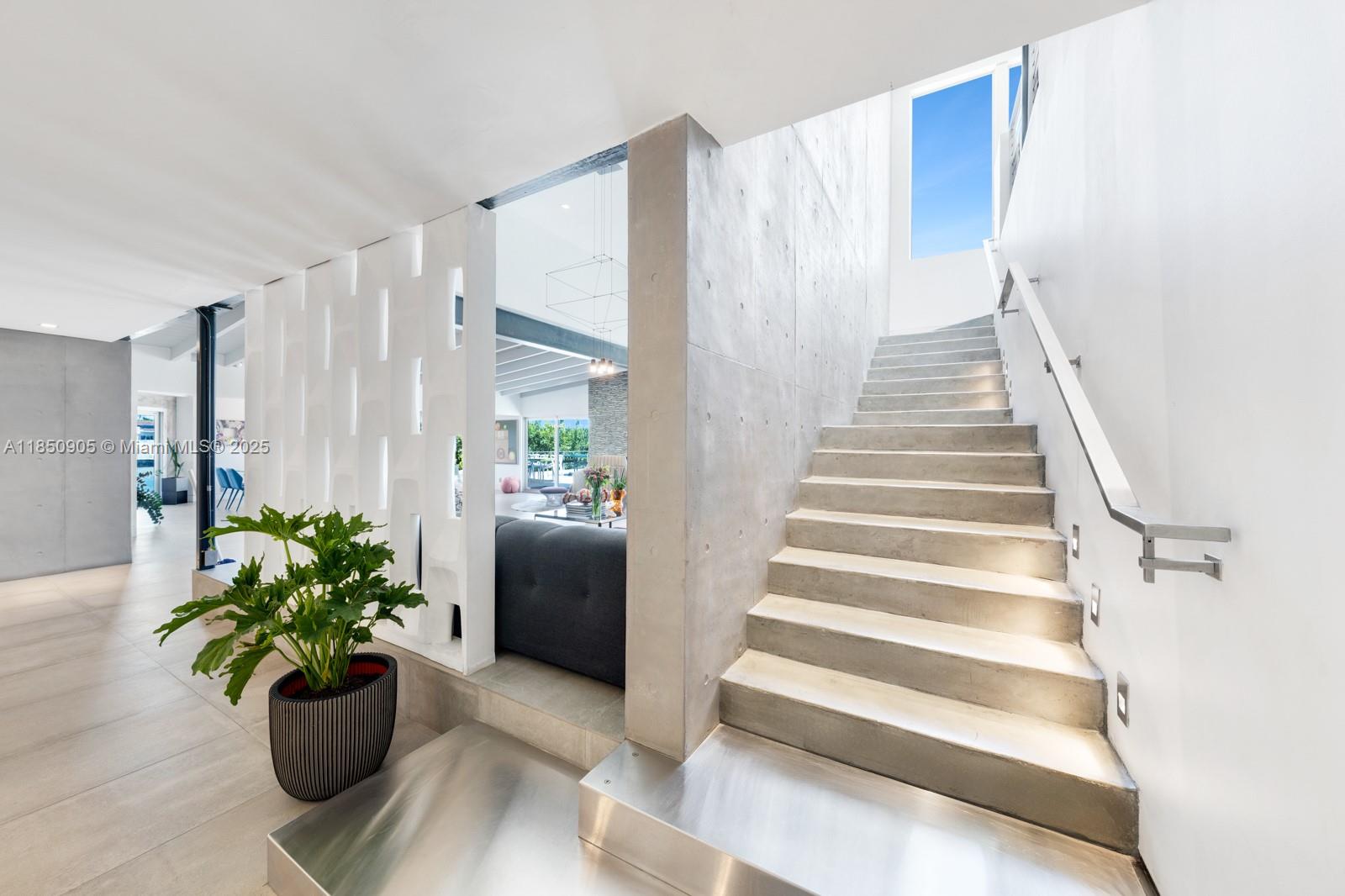 SKY LAKE - Residential