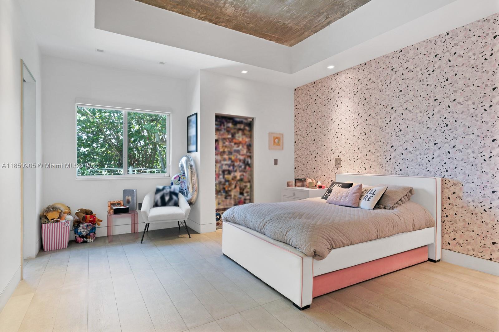 SKY LAKE - Residential