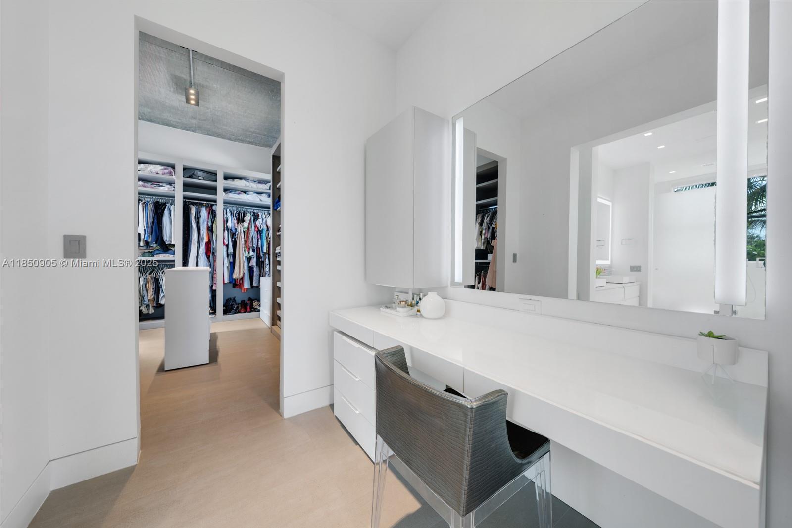 SKY LAKE - Residential