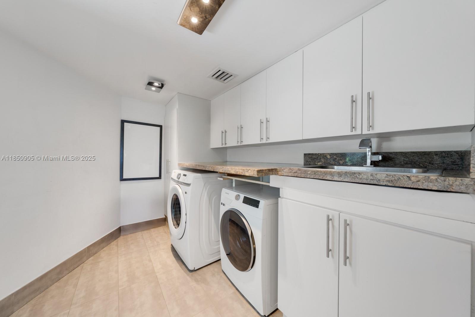 SKY LAKE - Residential