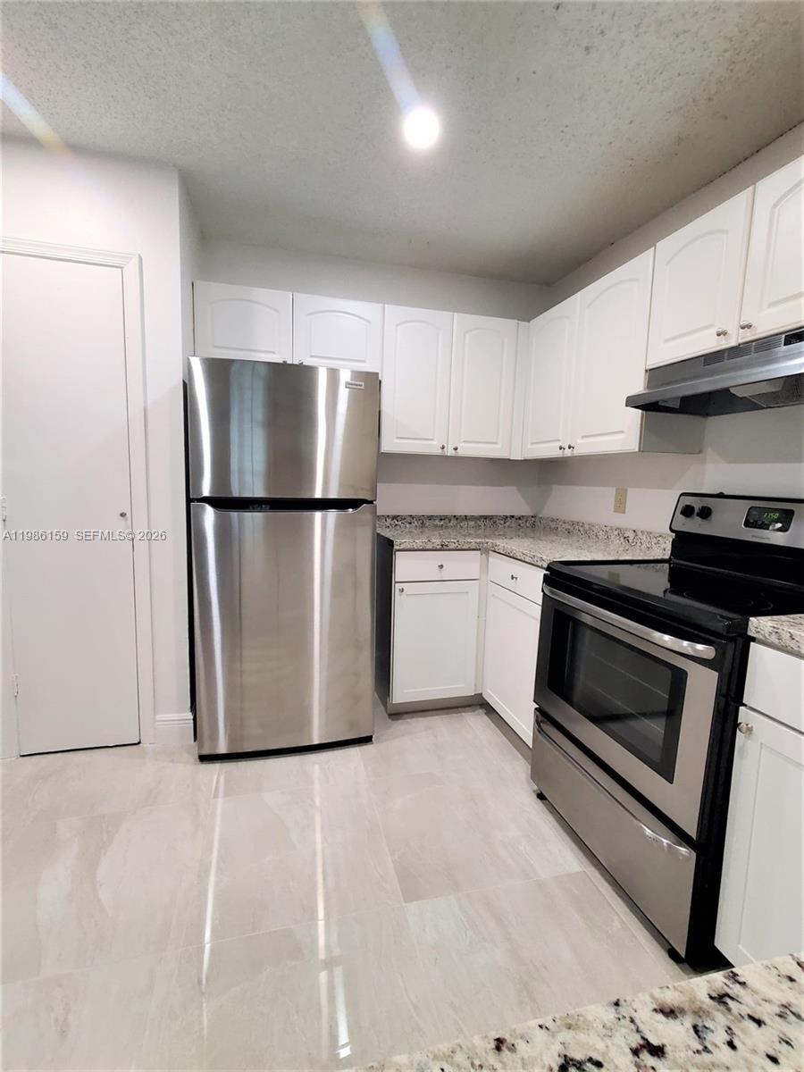 FOREST HILLS SOUTH - Residential Lease