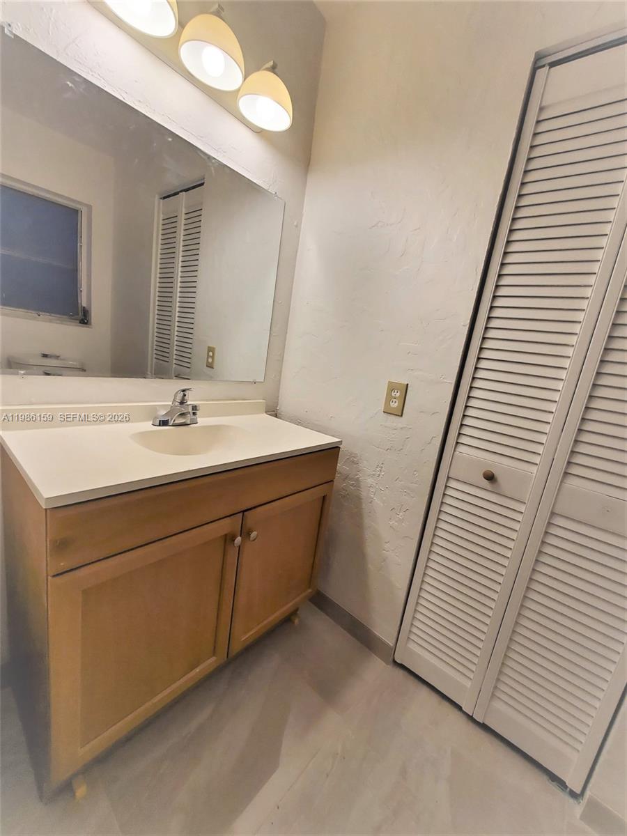 FOREST HILLS SOUTH - Residential Lease