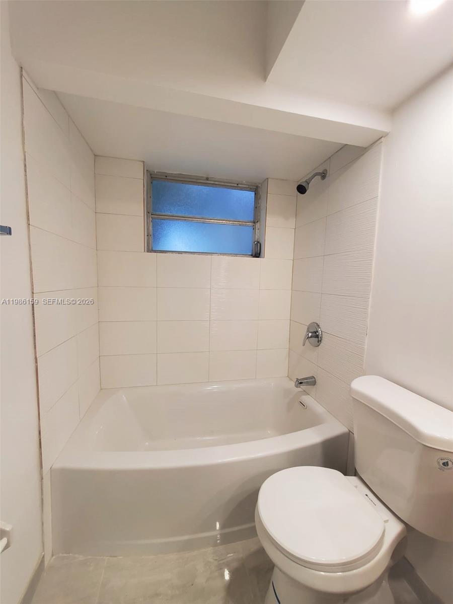 FOREST HILLS SOUTH - Residential Lease