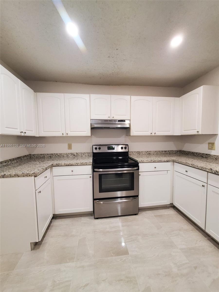 FOREST HILLS SOUTH - Residential Lease