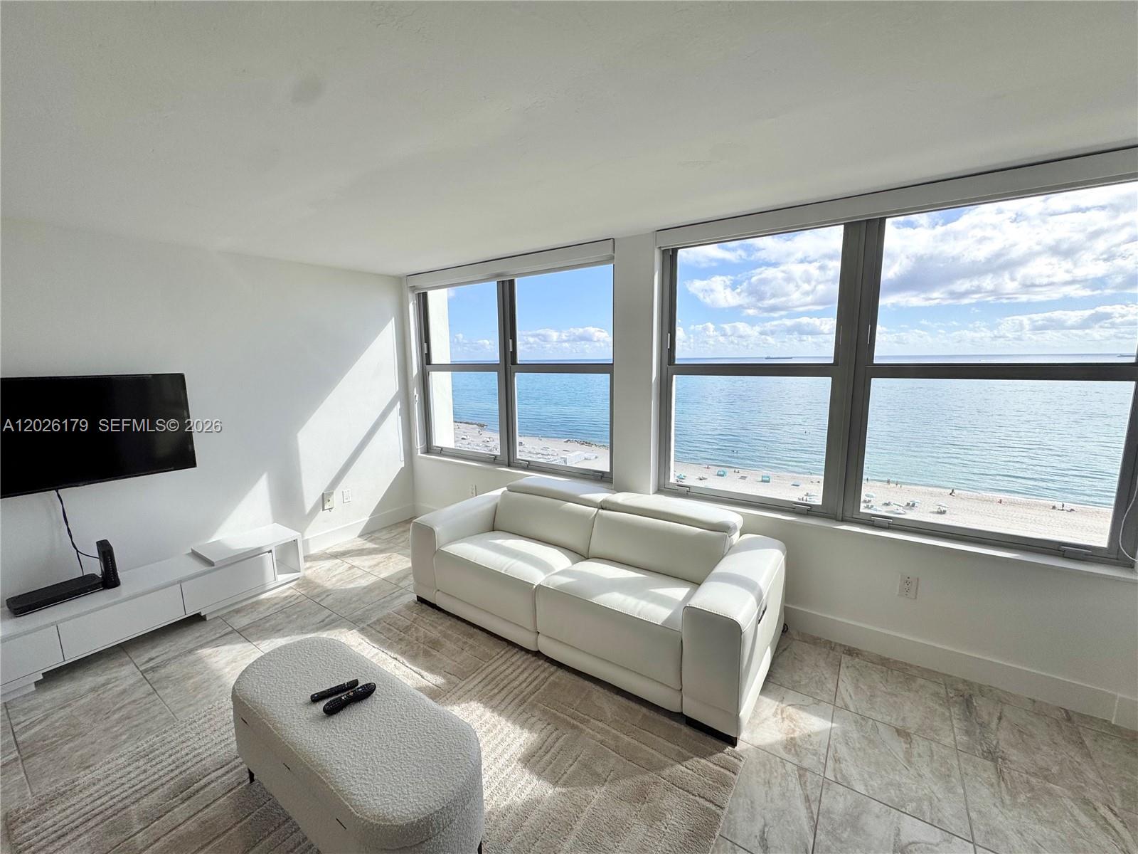 2899 Collins Ave 1433
