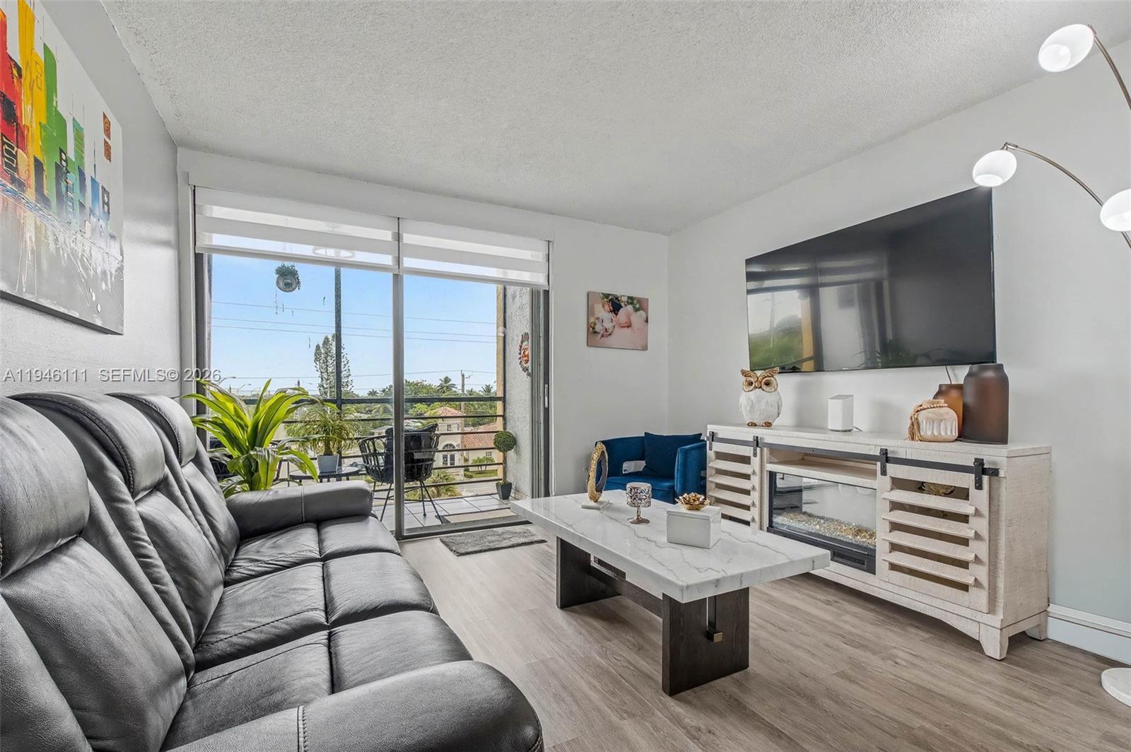 KINGS CREST CONDO - Residential