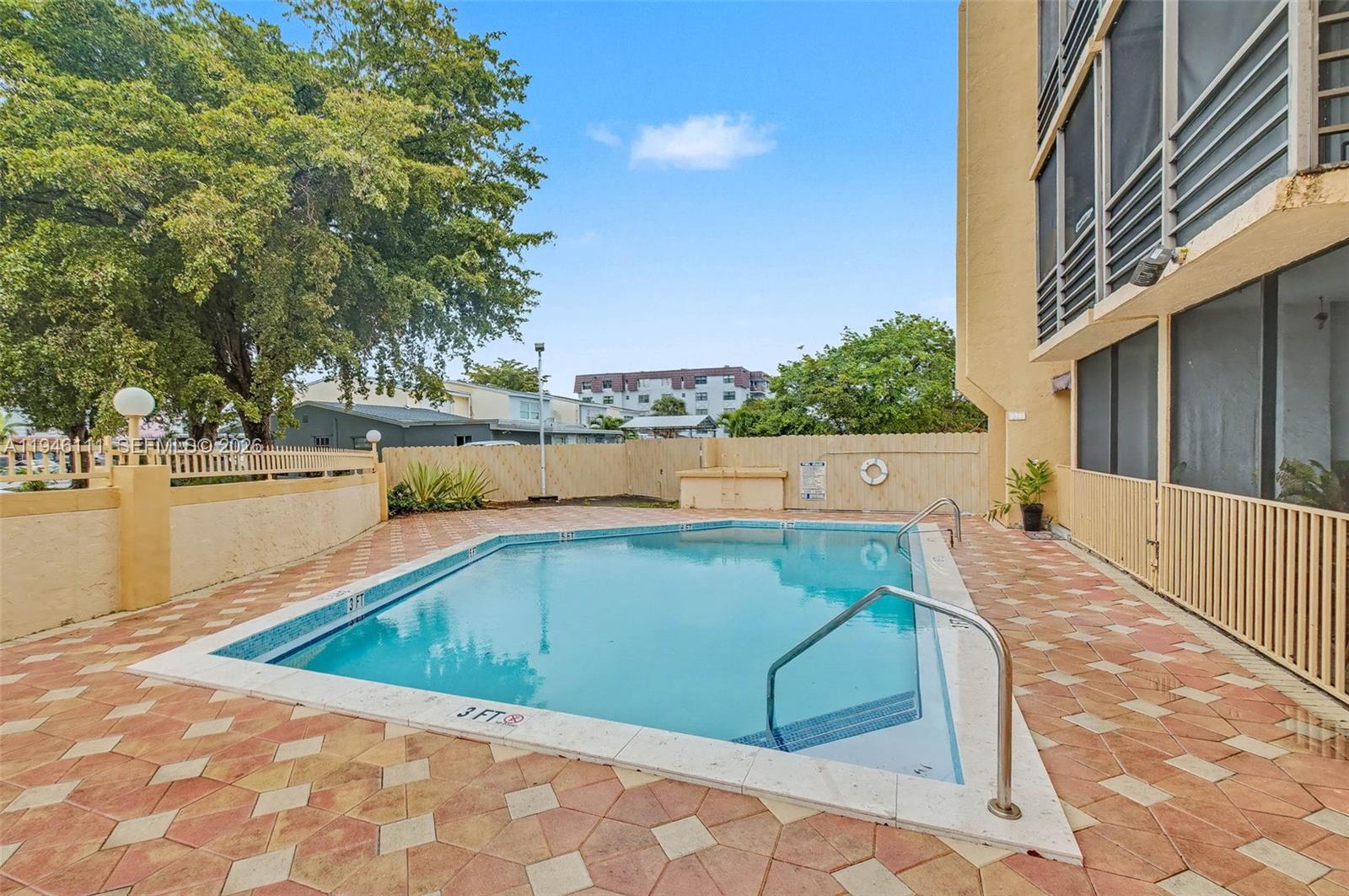 KINGS CREST CONDO - Residential