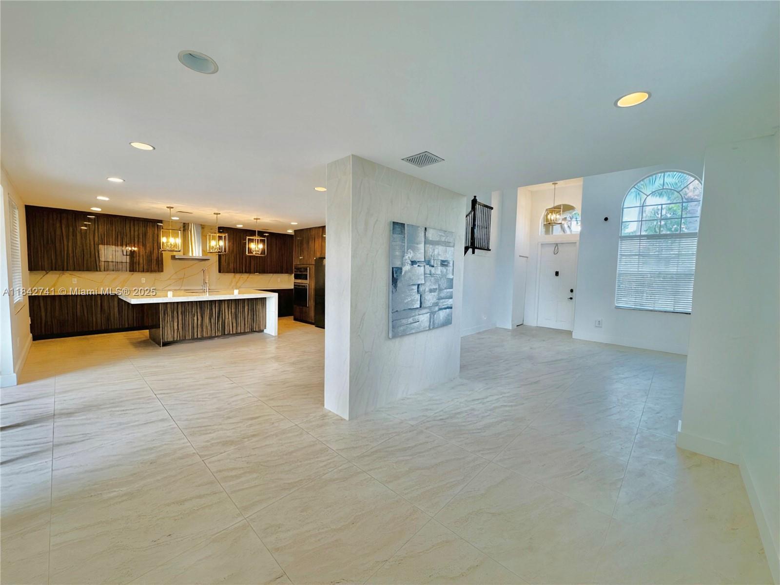 9083 Dupont Pl, Wellington, FL, 33414/$695,000 4 9083 Dupont Pl