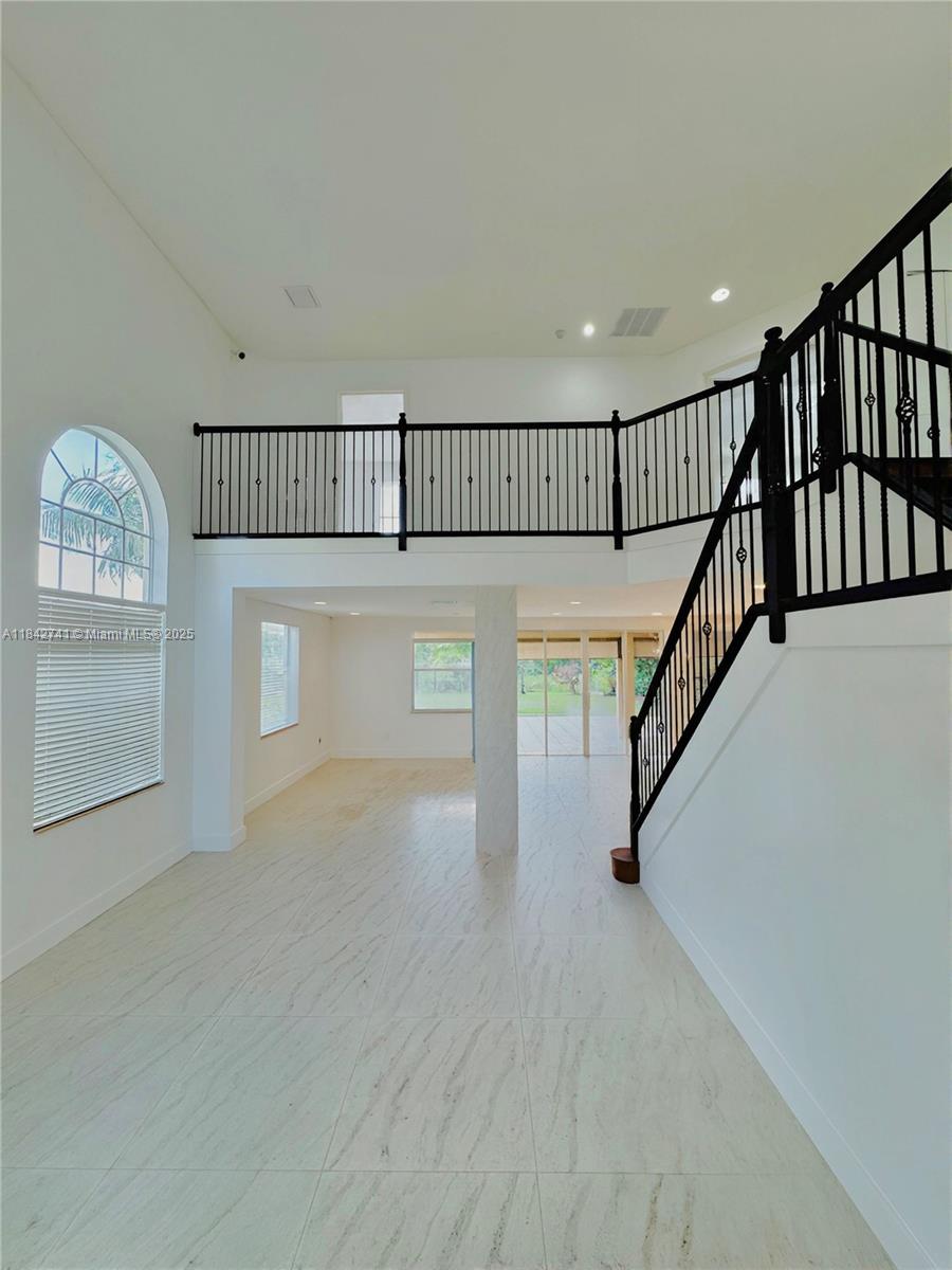 9083 Dupont Pl, Wellington, FL, 33414/$695,000 2 9083 Dupont Pl