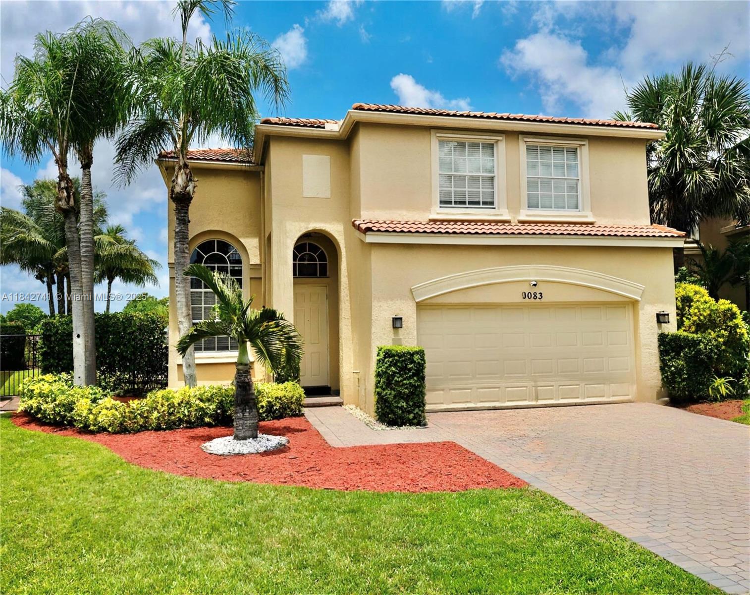 9083 Dupont Pl, Wellington, FL, 33414/$695,000 1 9083 Dupont Pl