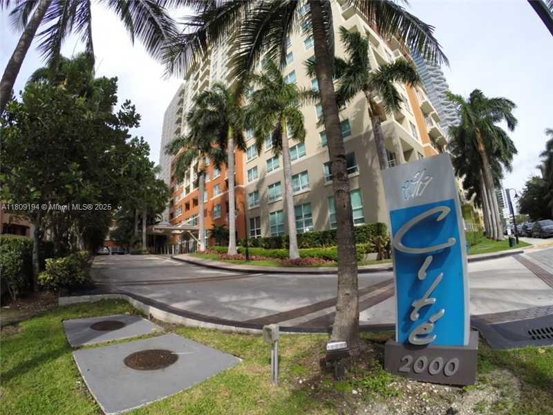 2000 N Bayshore Dr 219, Miami, Broward County, Florida - 2 Bedrooms  
2 Bathrooms - 