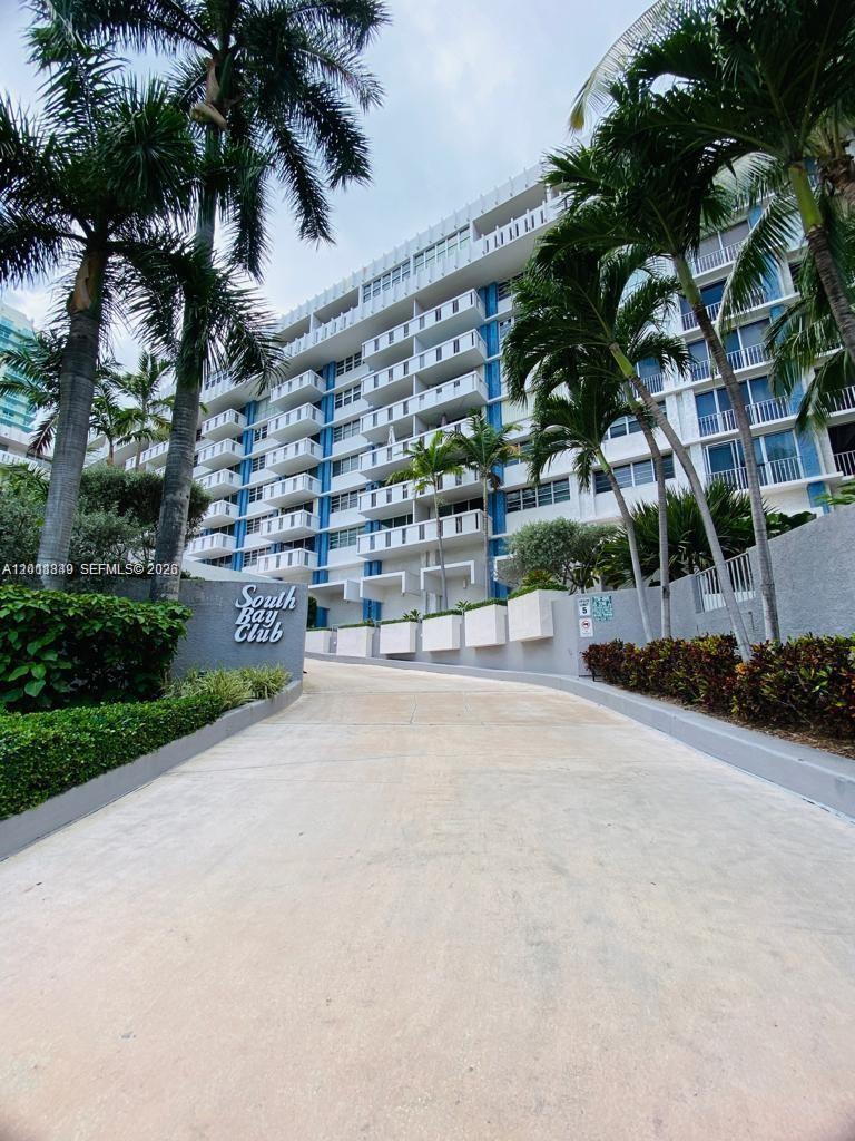 800 West Ave 905