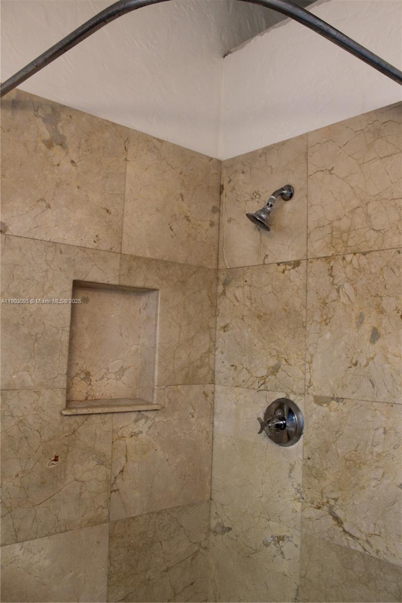 CORAL GABLES GRANADA - Residential Lease