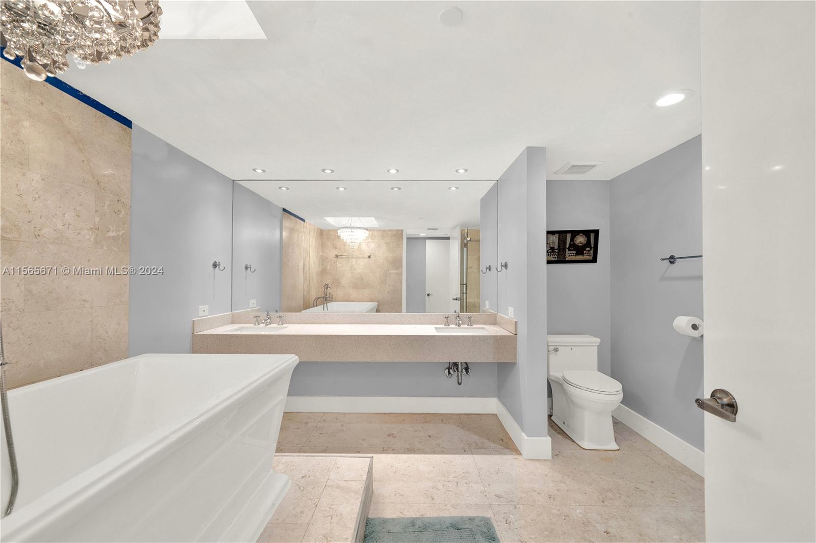 TURNBERRY TOWERS CONDO - Residential