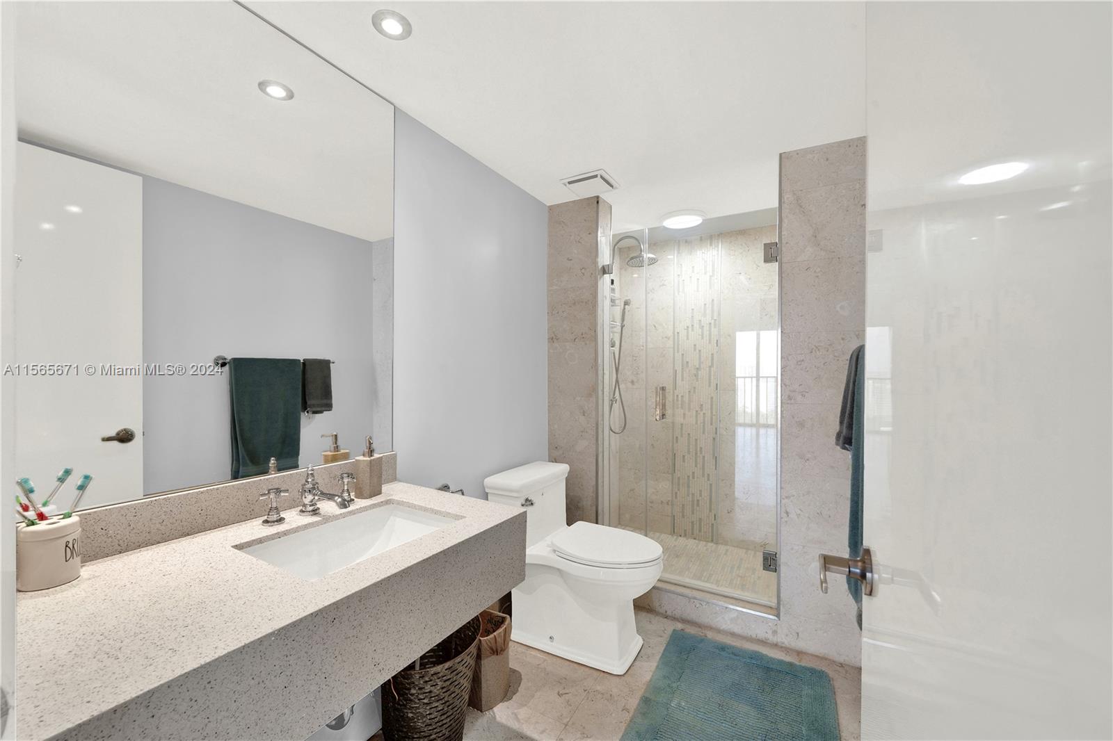 TURNBERRY TOWERS CONDO - Residential