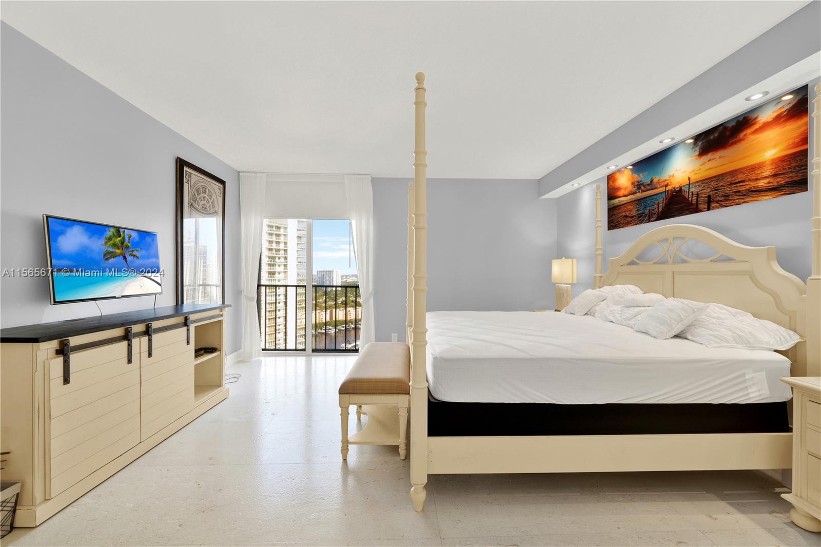 TURNBERRY TOWERS CONDO - Residential