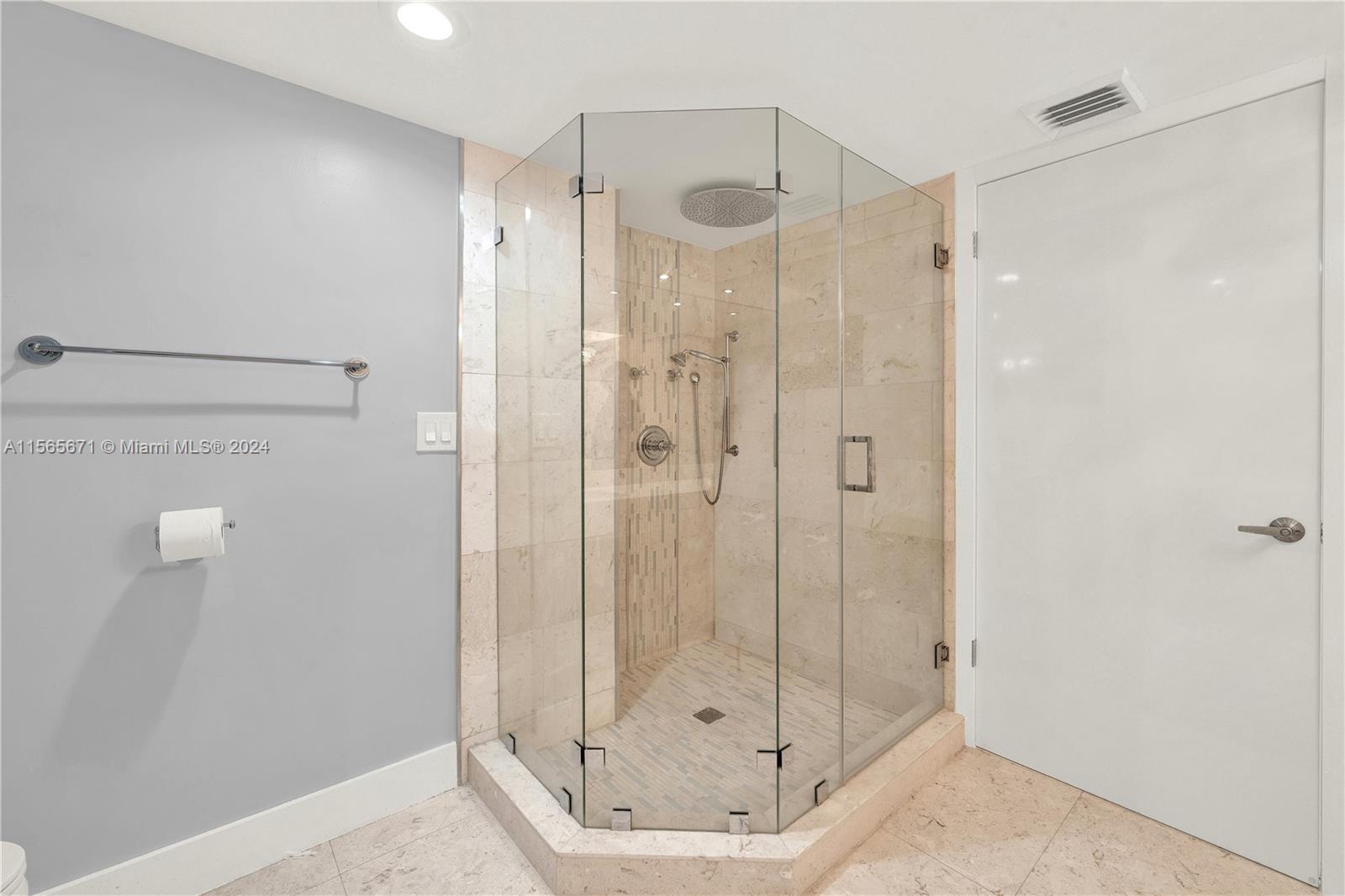 TURNBERRY TOWERS CONDO - Residential